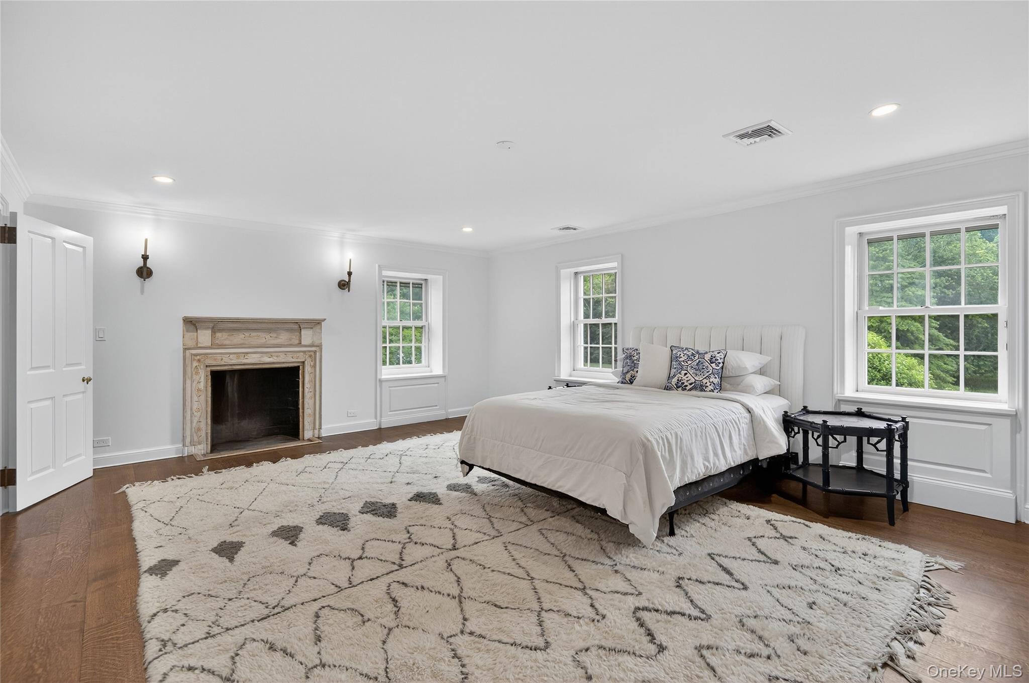 60 Piping Rock Road – For Sale photo 24