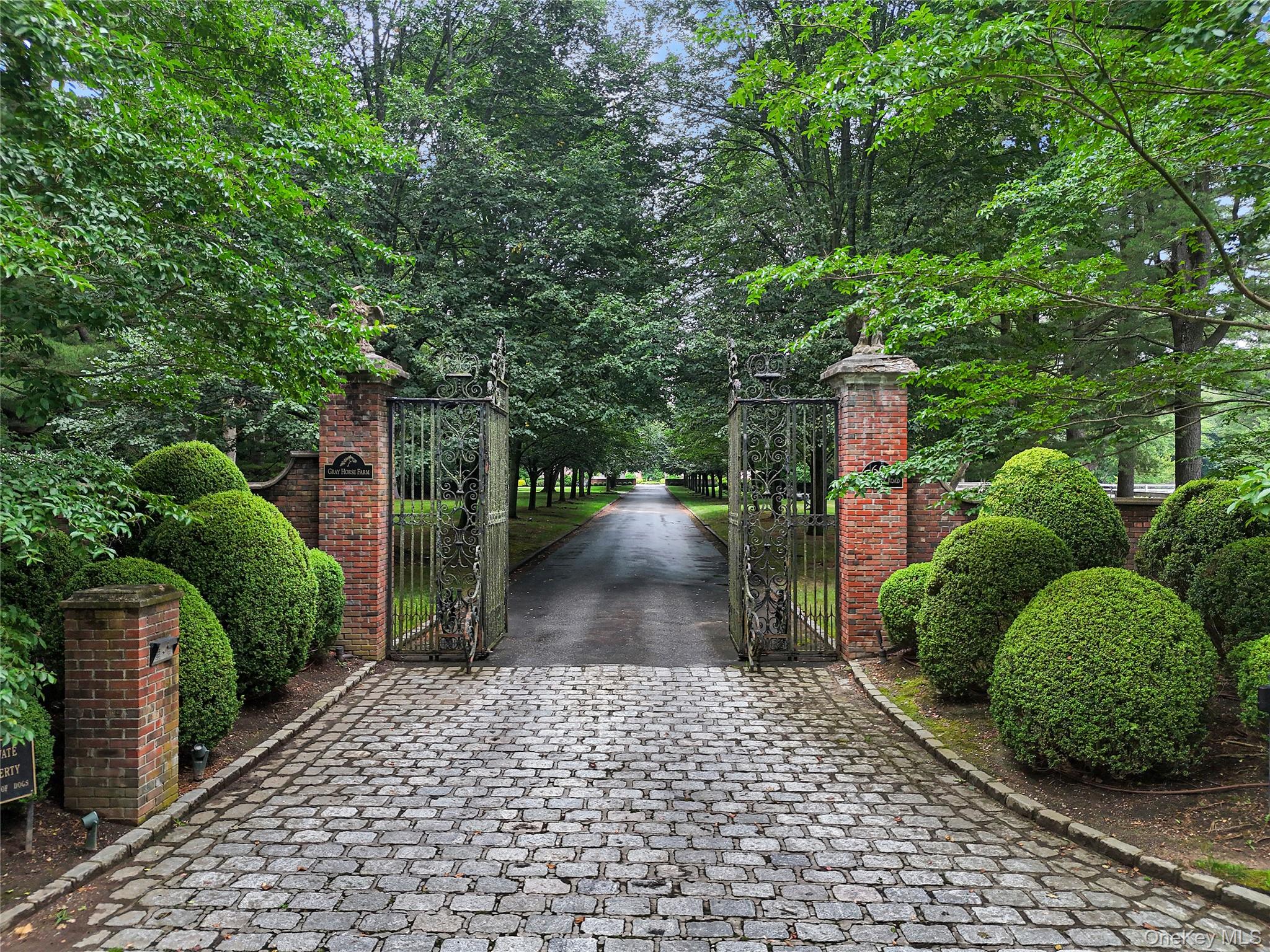 60 Piping Rock Road – For Sale photo 8