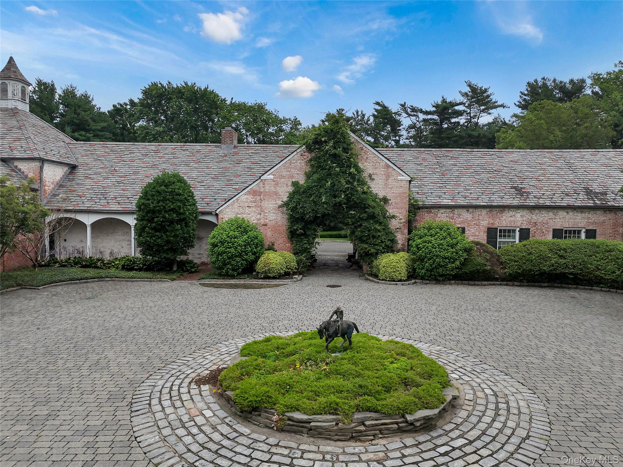 60 Piping Rock Road – For Sale photo 3