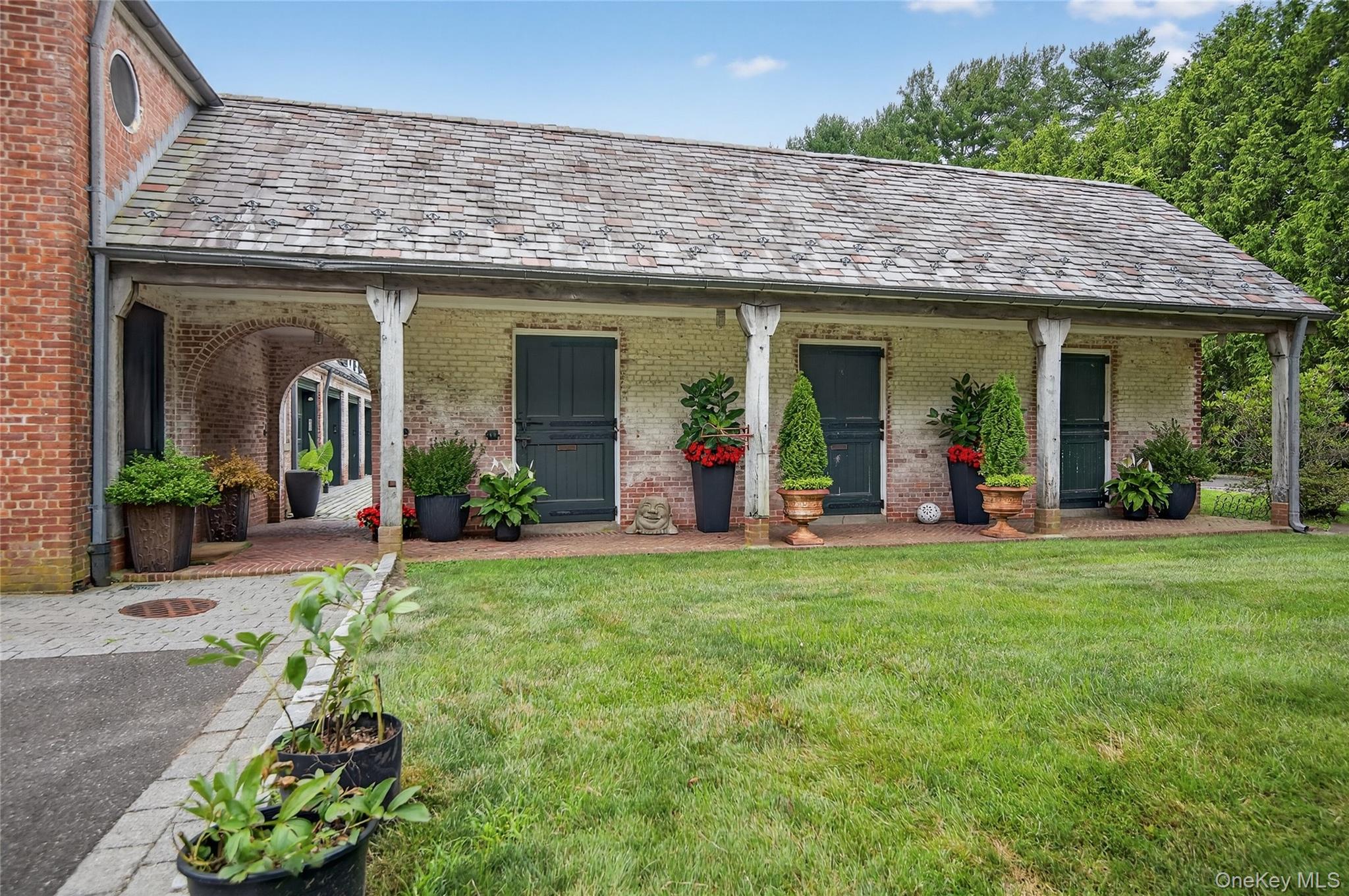 60 Piping Rock Road – For Sale photo 33