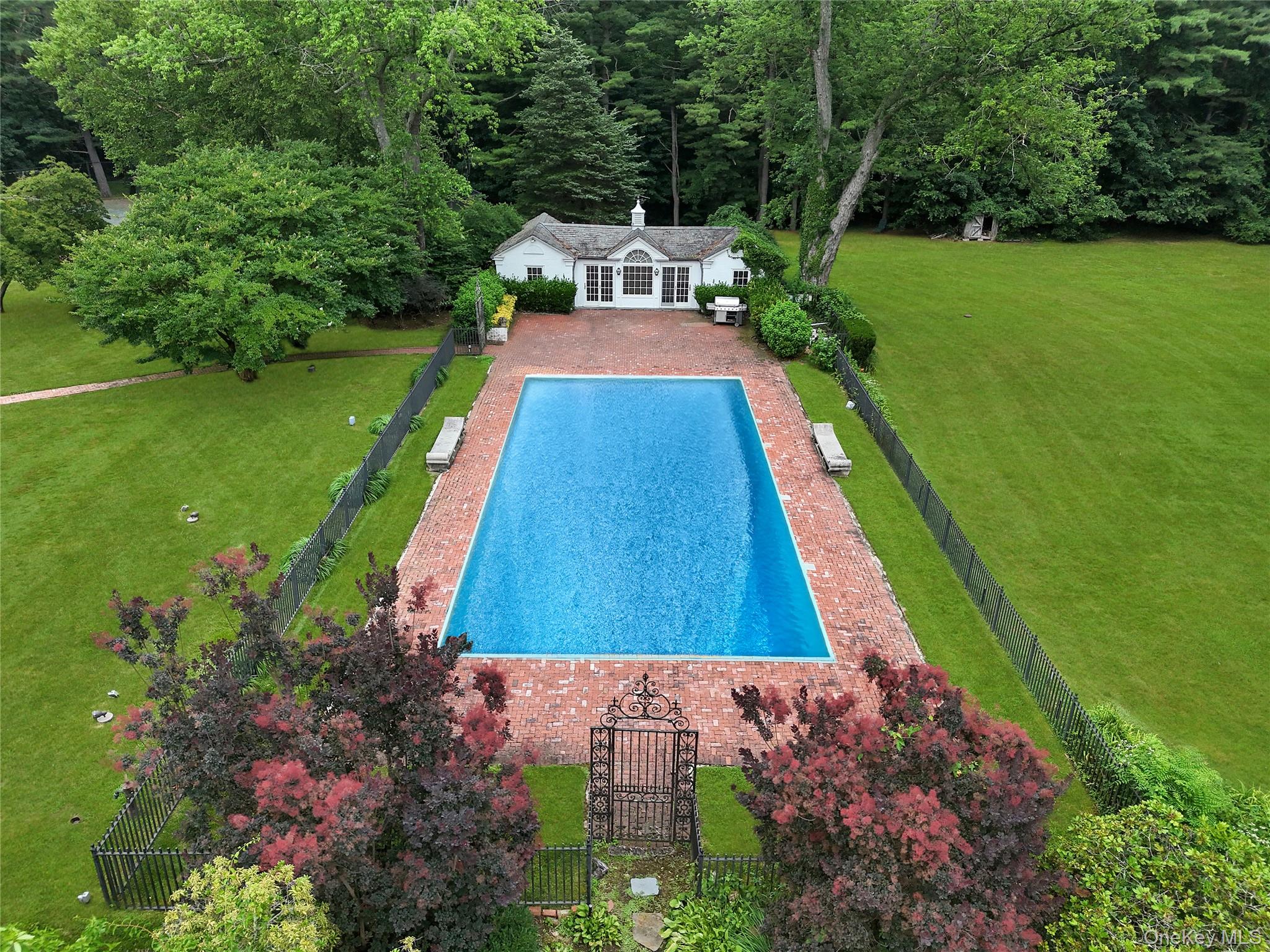60 Piping Rock Road – For Sale photo 29