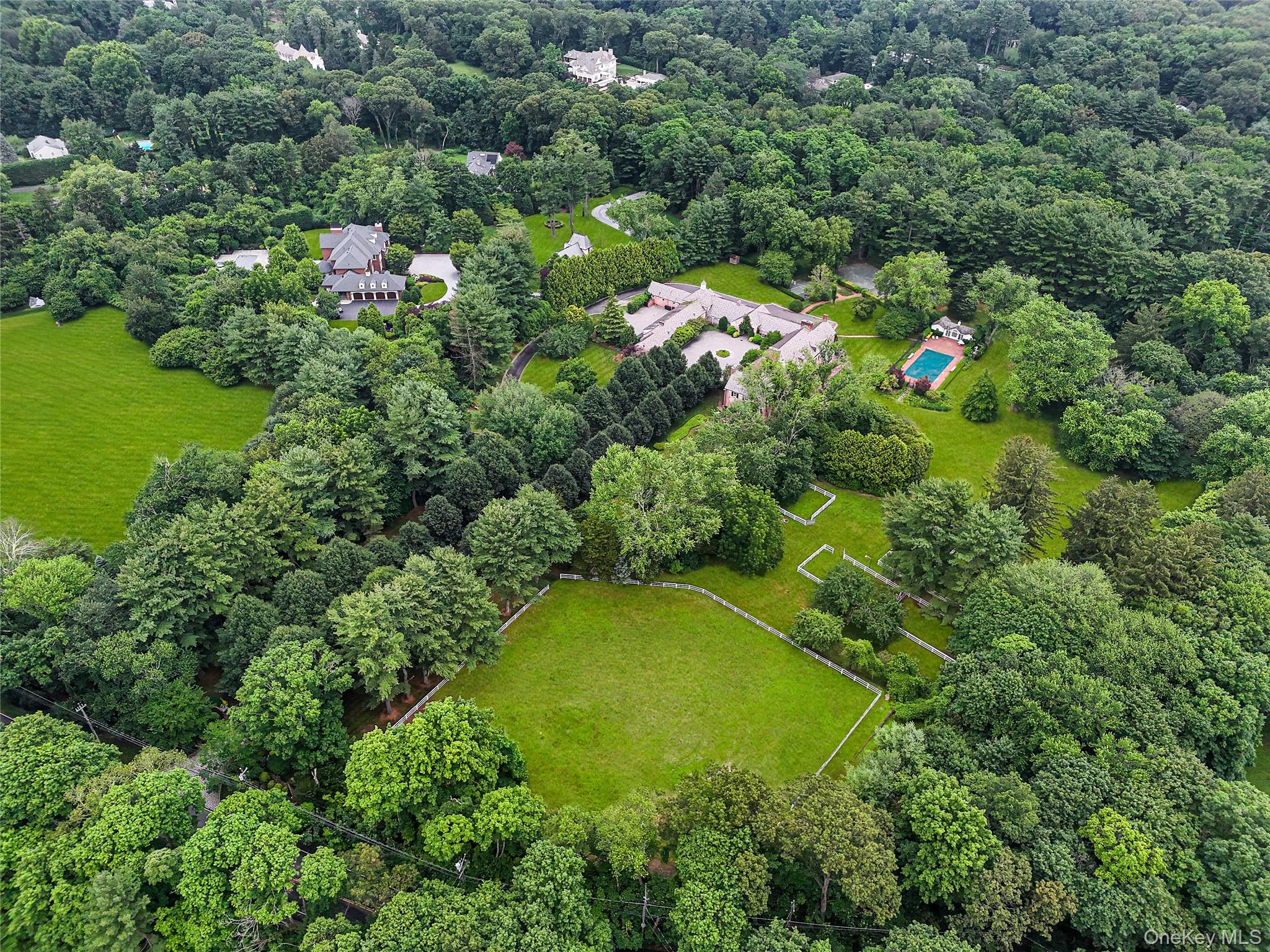 60 Piping Rock Road – For Sale photo 34