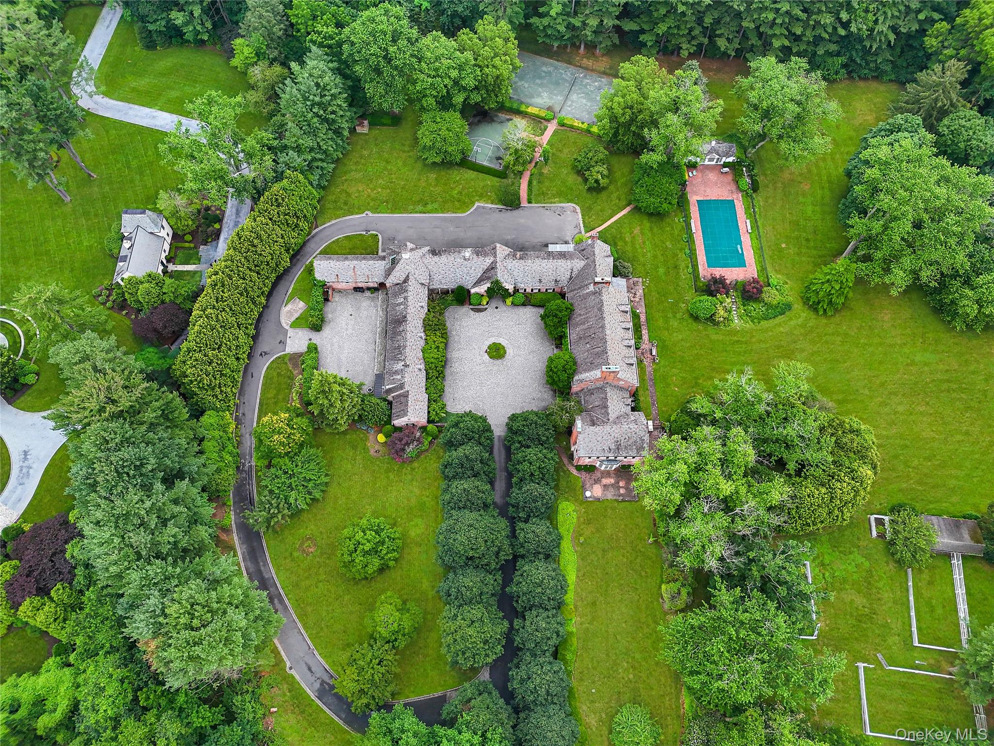 60 Piping Rock Road – For Sale photo 36