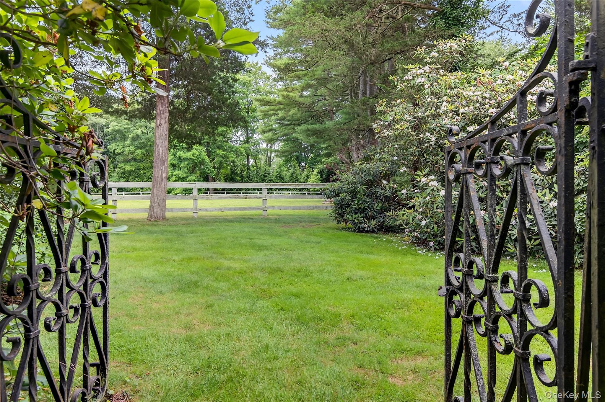 60 Piping Rock Road – For Sale photo 30