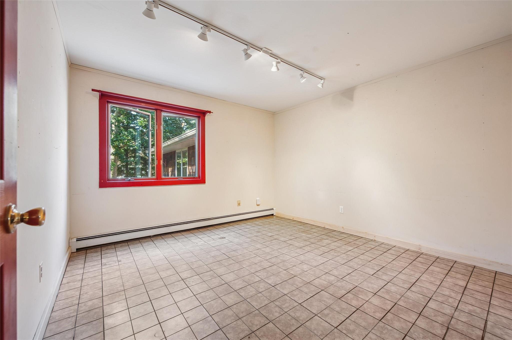 27 Jagger Lane – For Sale photo 9