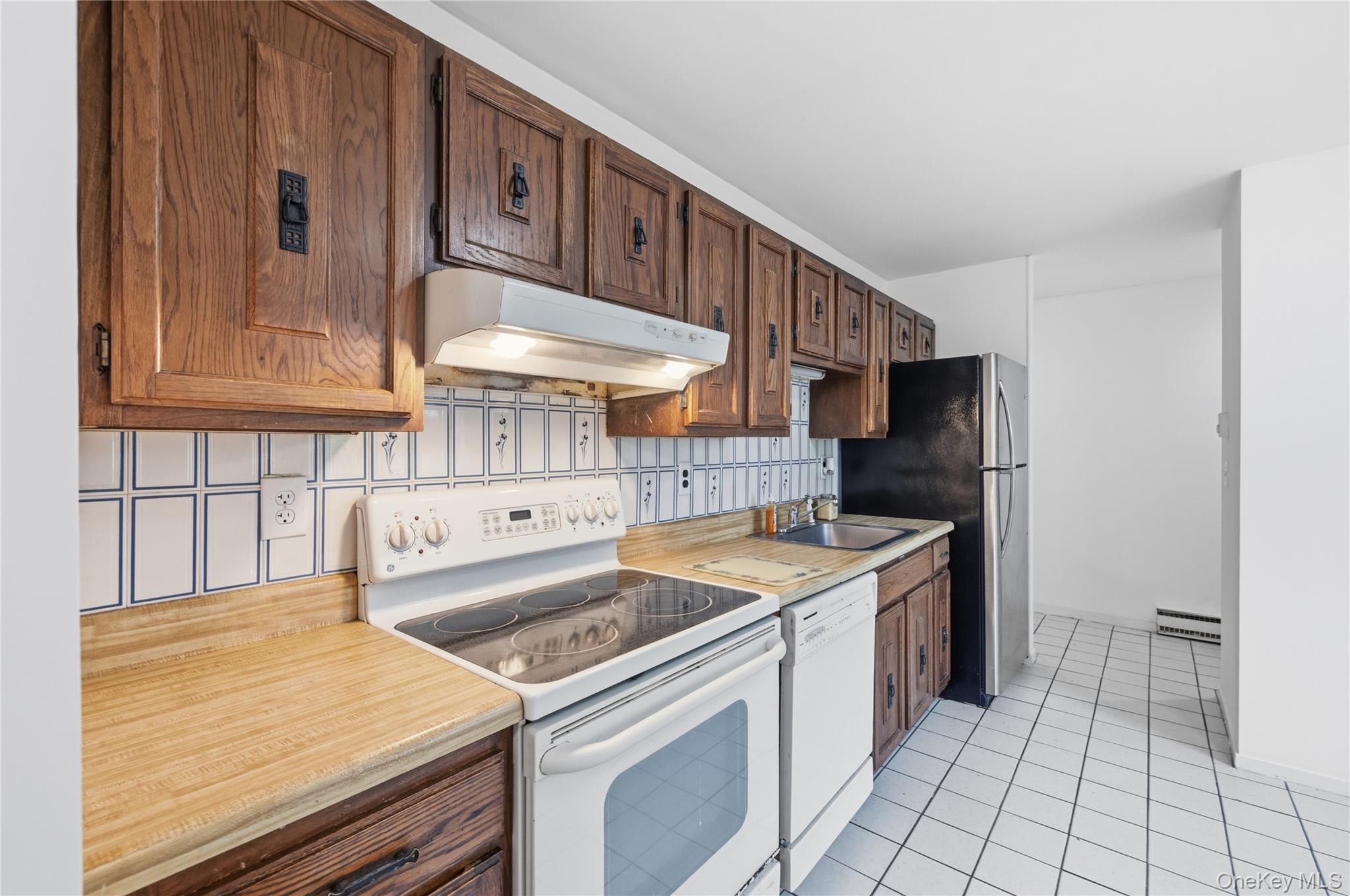 501 Village Drive – For Sale photo 8
