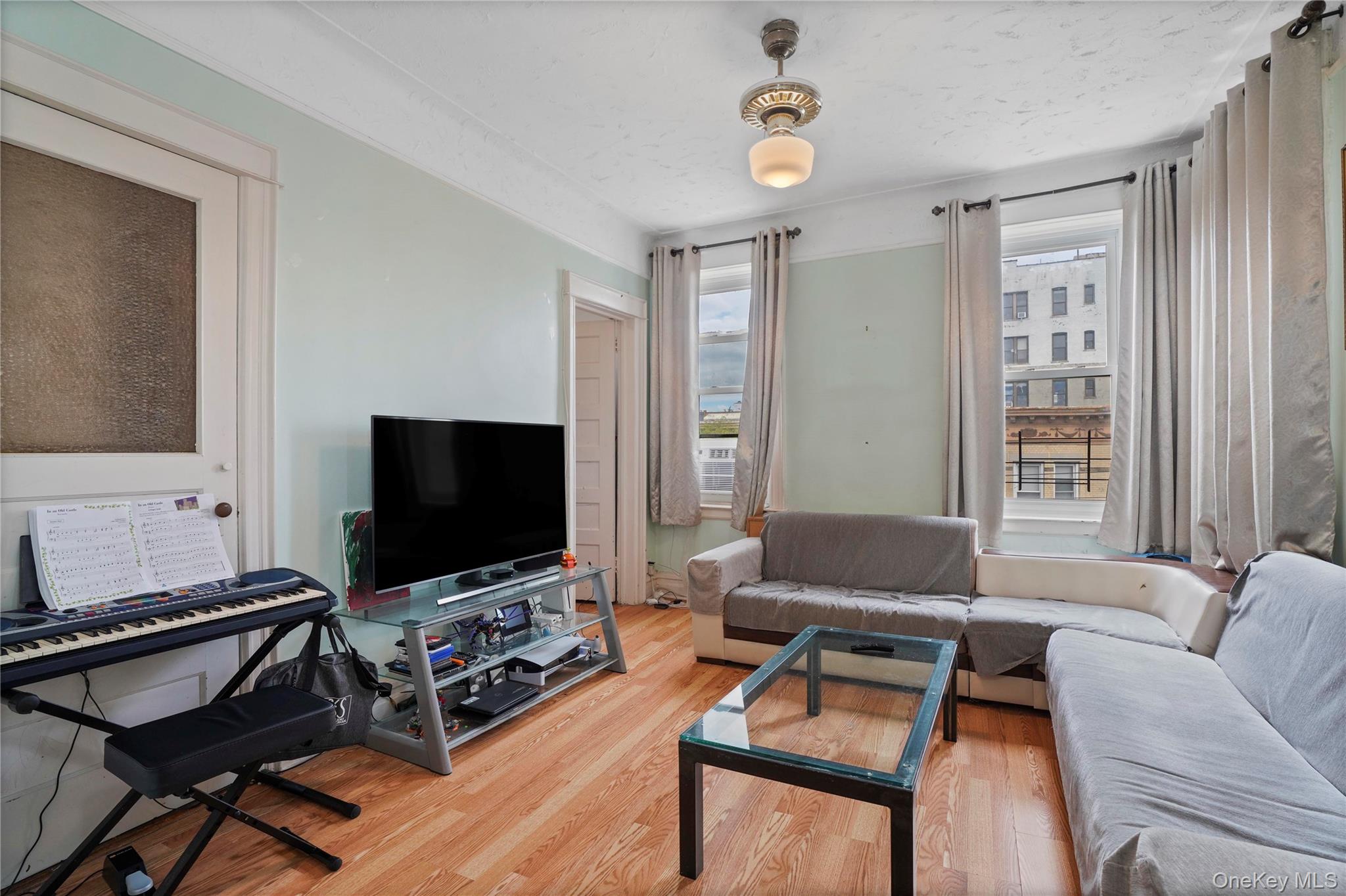6046 Putnam Avenue – For Sale photo 9
