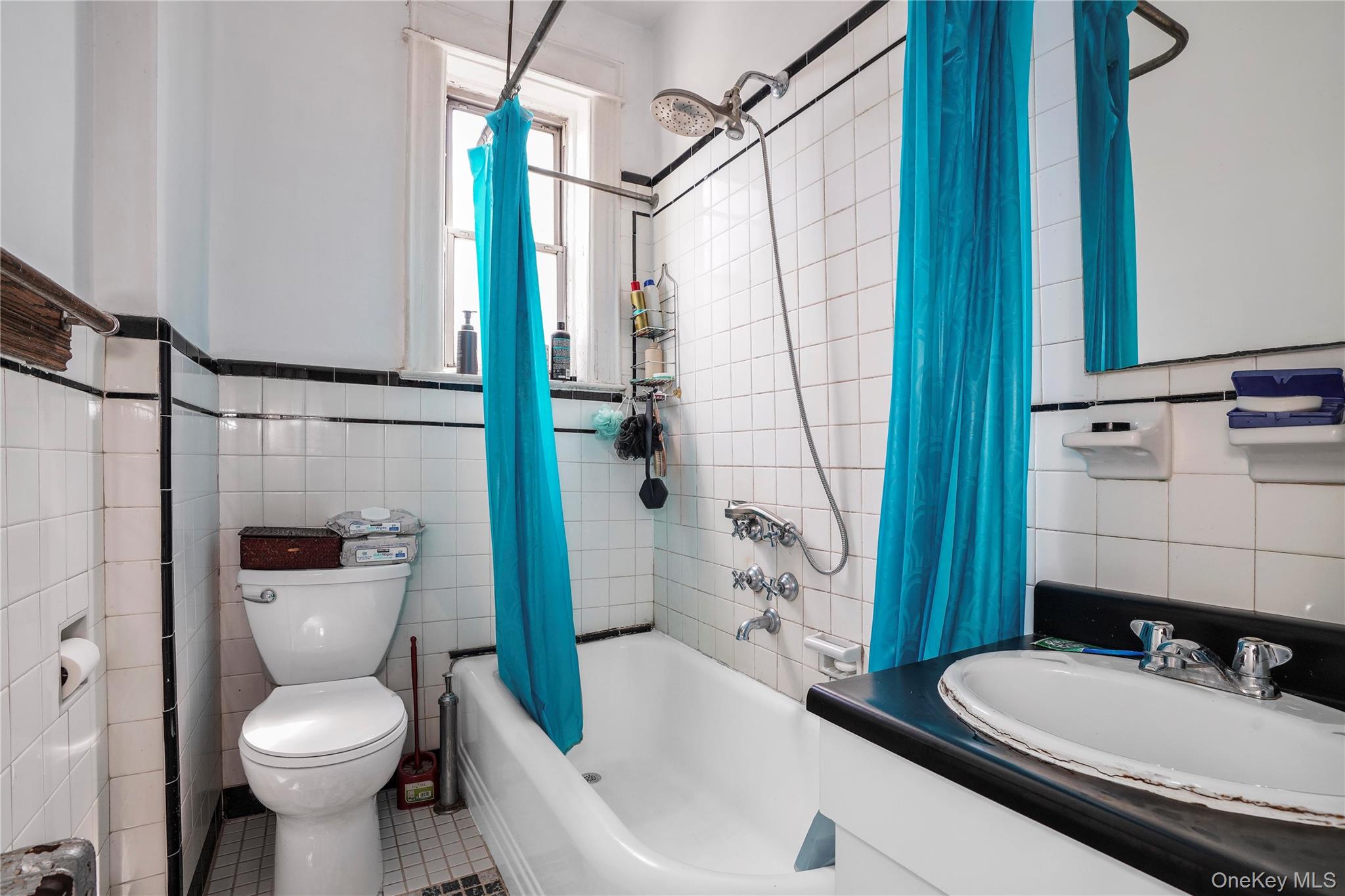 6046 Putnam Avenue – For Sale photo 12