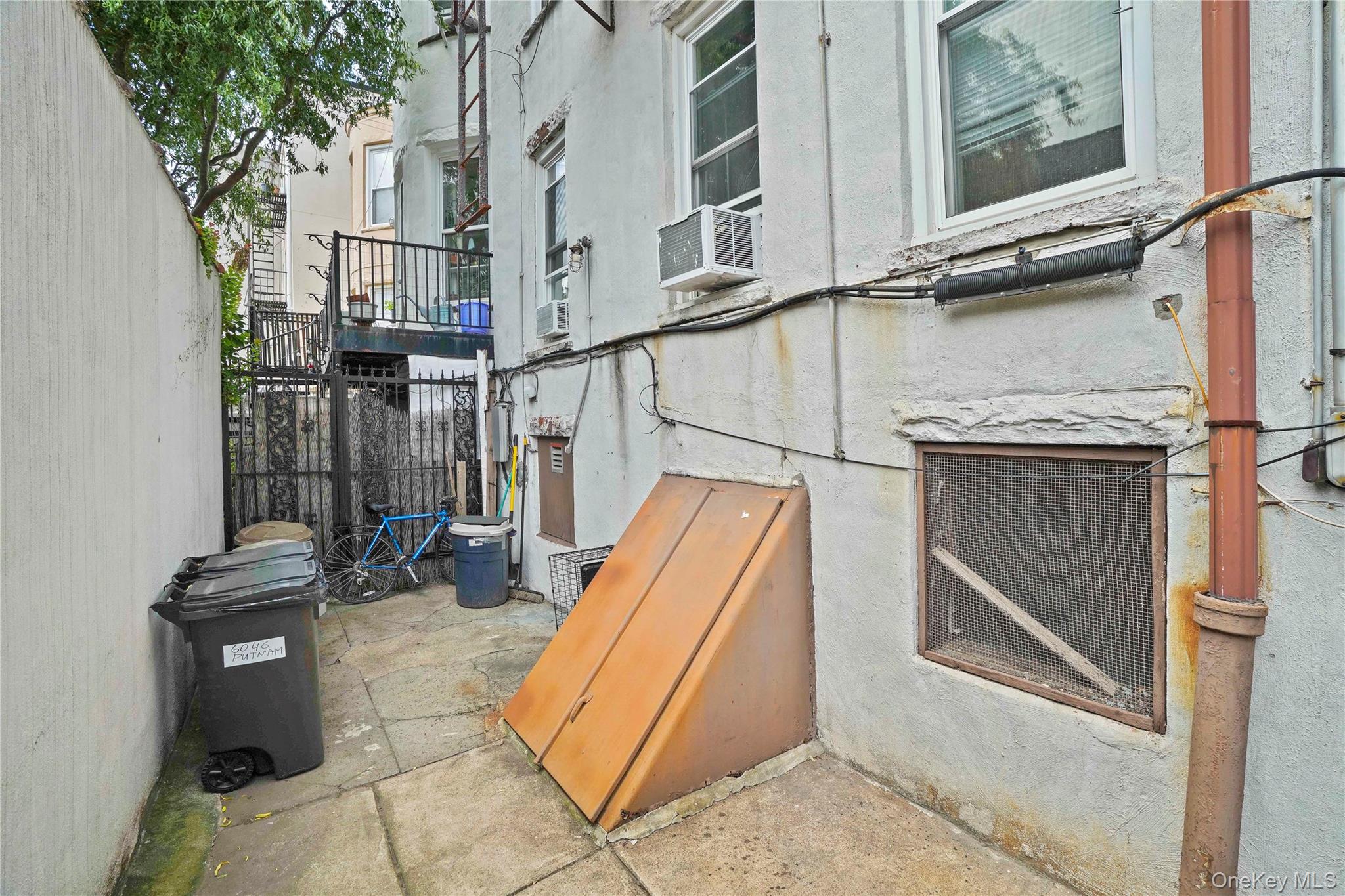 6046 Putnam Avenue – For Sale photo 37