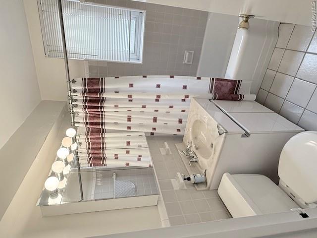 210-15 23rd Avenue, Unit 4E photo 3