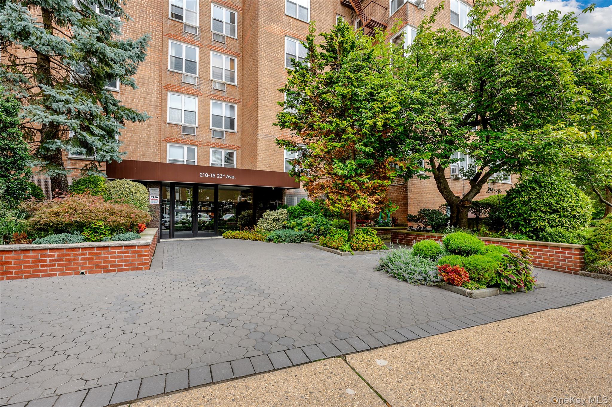 210-15 23rd Avenue, Unit 4E photo 2