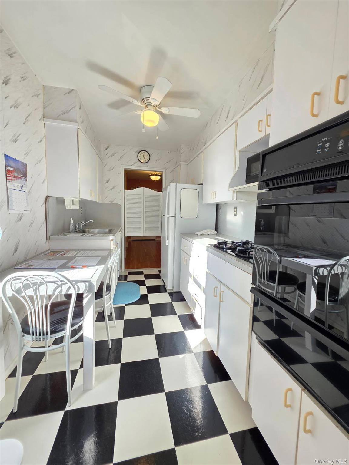 210-15 23rd Avenue, Unit 4E photo 9
