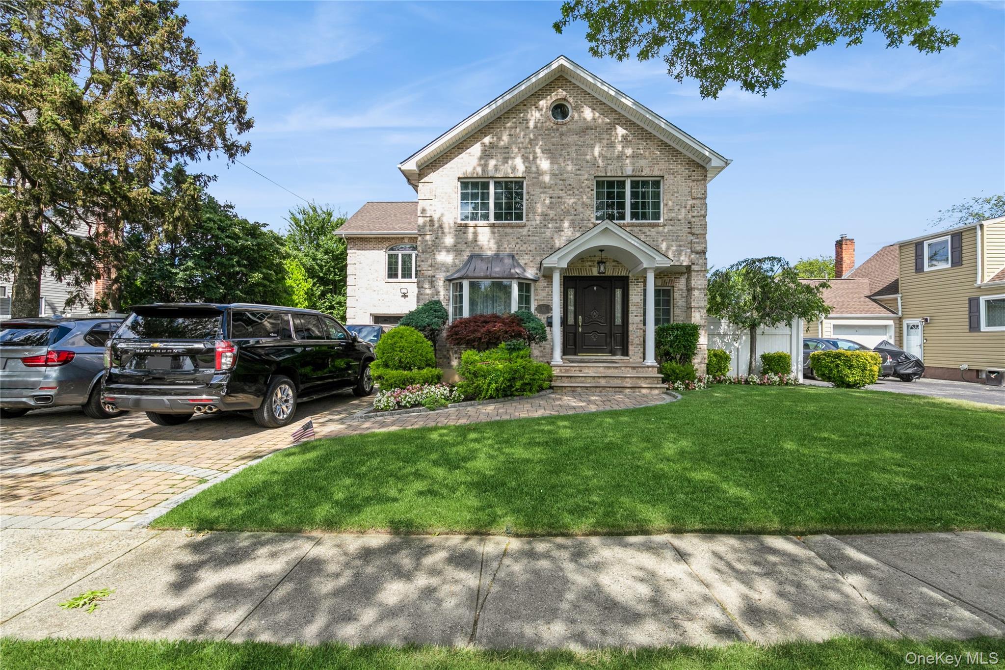 27 Greenlawn Boulevard – For Sale photo 2