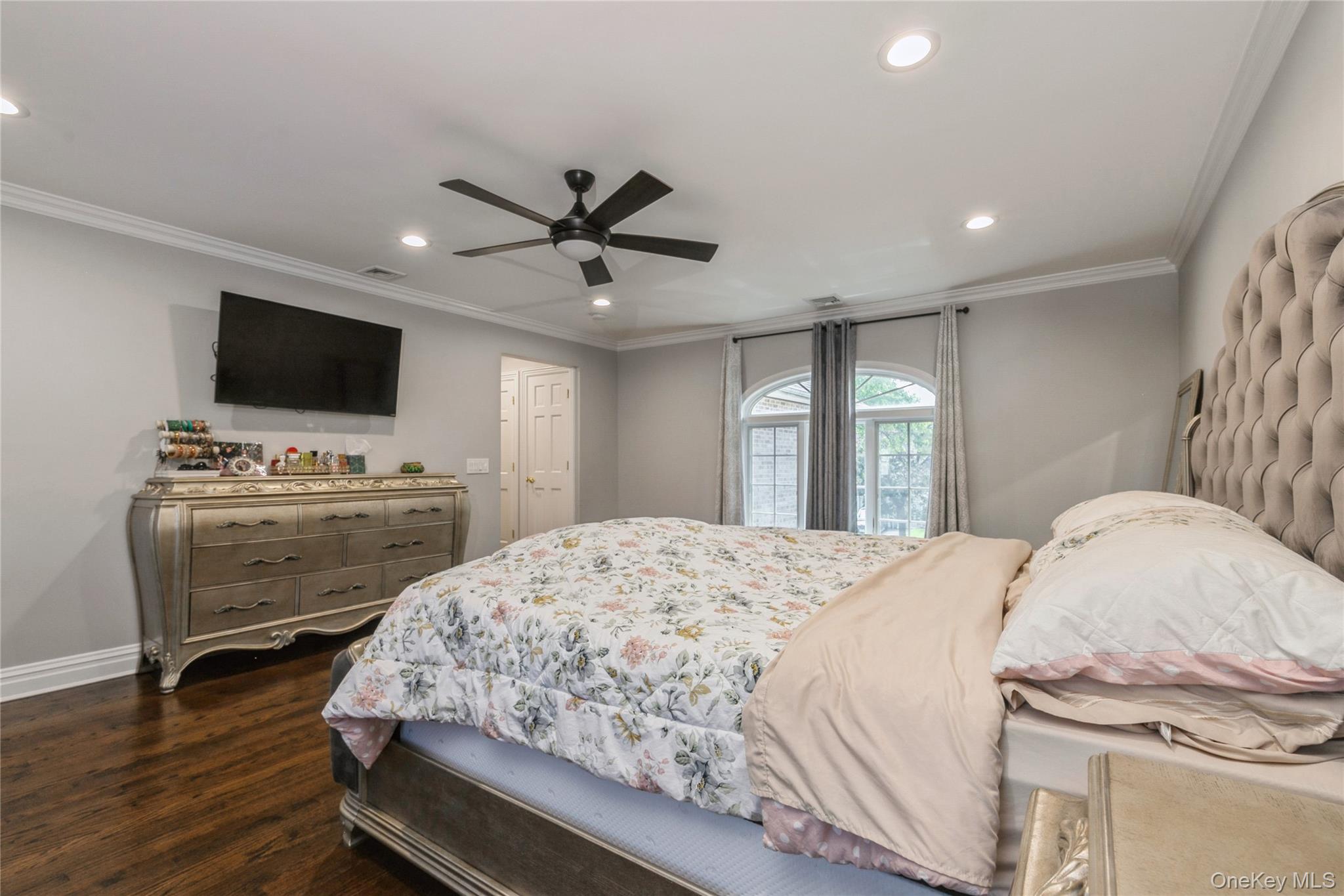 27 Greenlawn Boulevard – For Sale photo 23