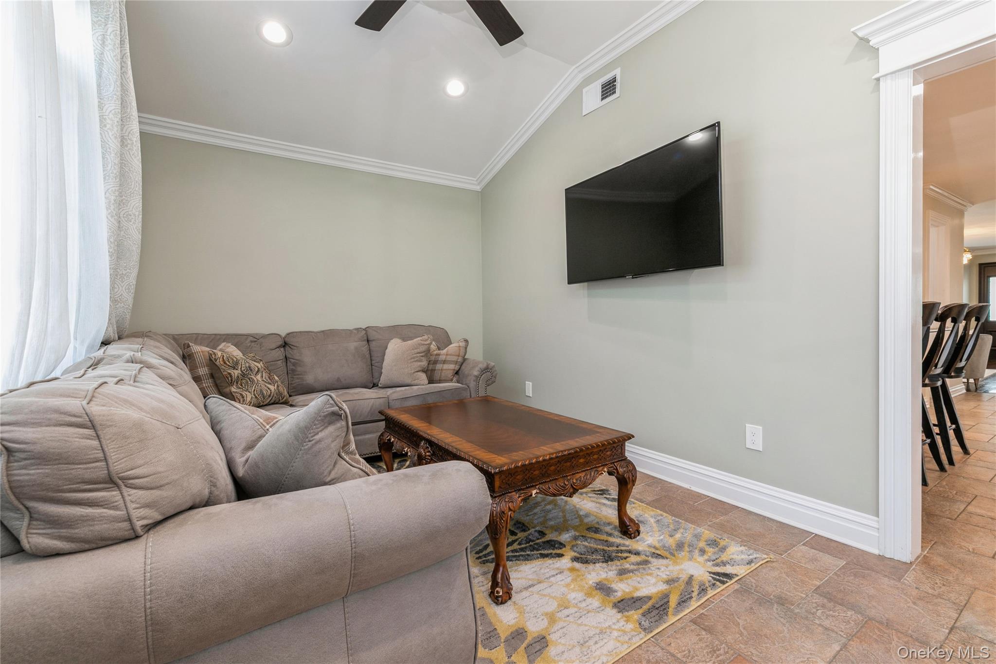 27 Greenlawn Boulevard – For Sale photo 19