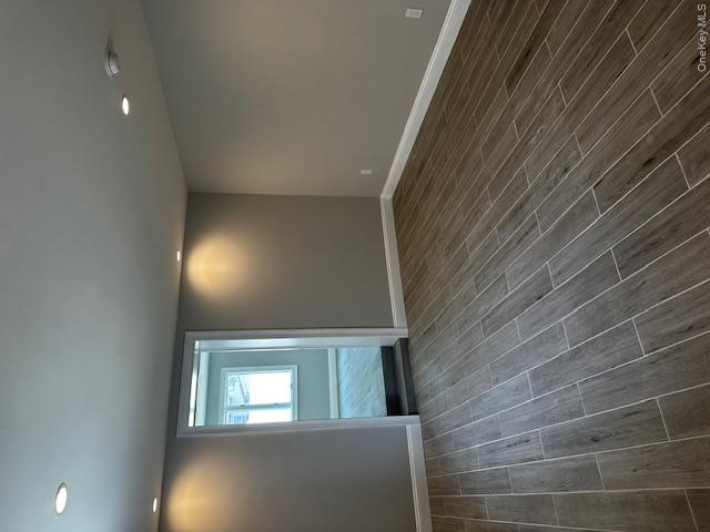 558 Oxford Road – For Sale photo 10