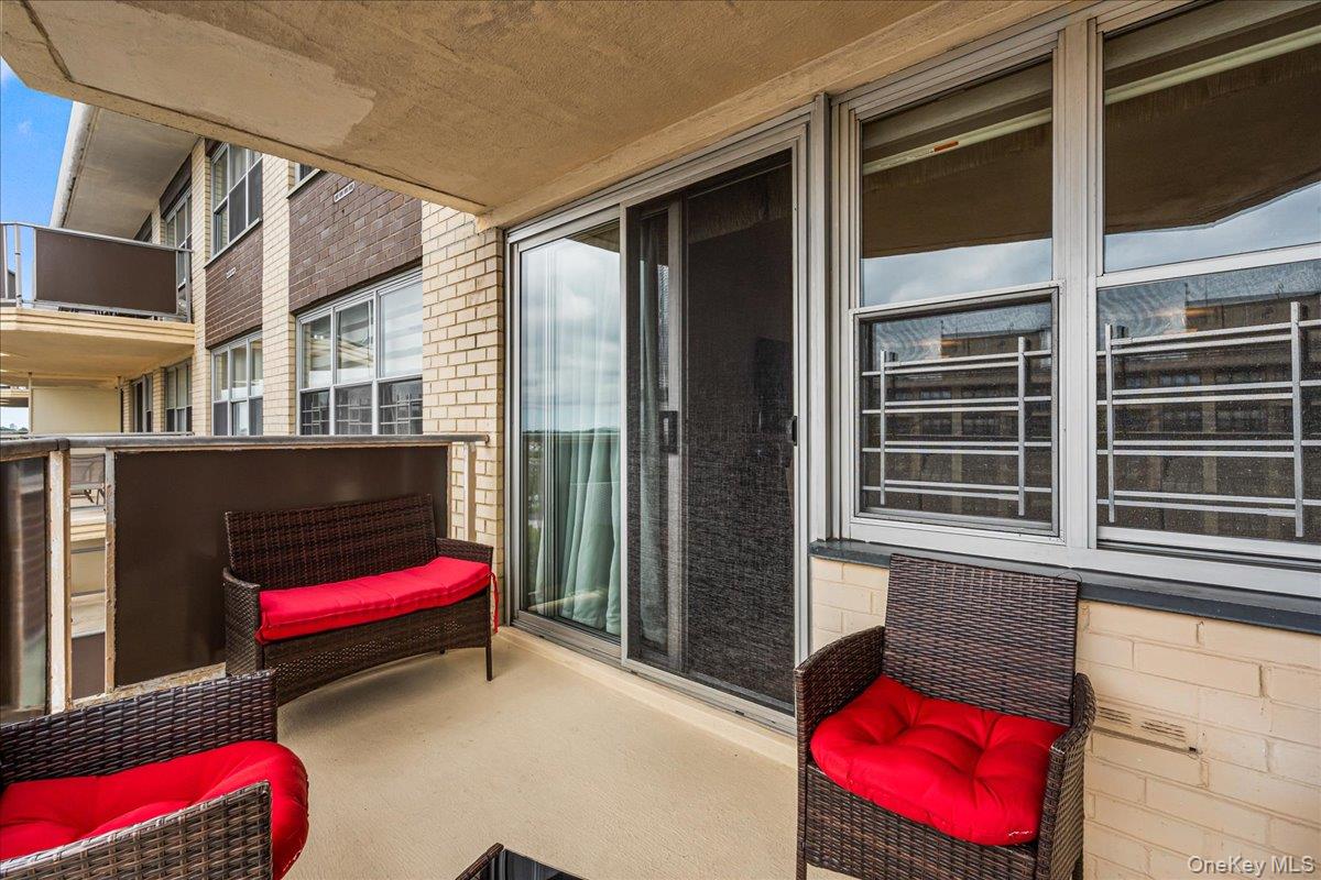 17-85 215 Street, Unit 16J photo 9