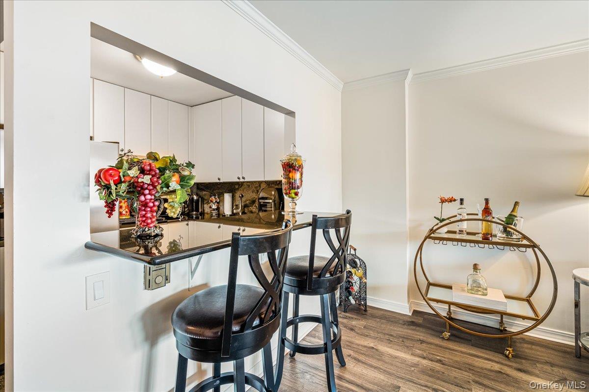 17-85 215 Street, Unit 16J photo 2
