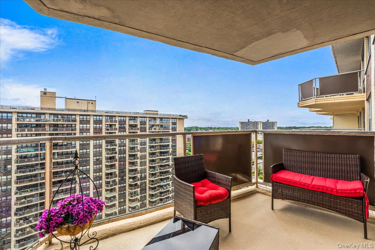 17-85 215 Street, Unit 16J photo 8