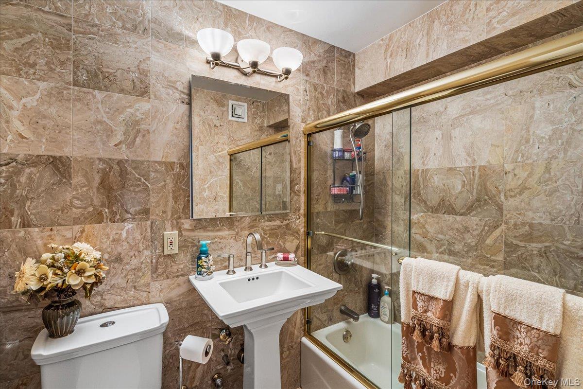 17-85 215 Street, Unit 16J photo 13