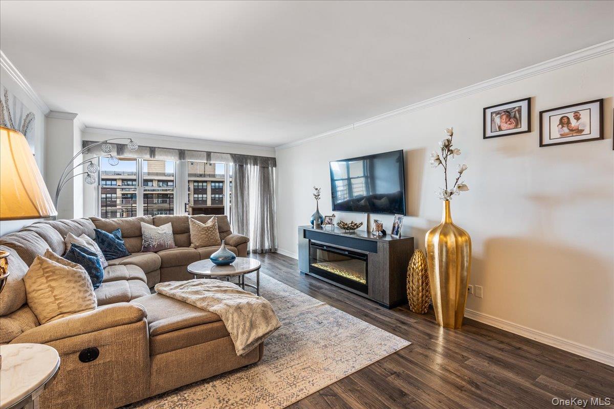 17-85 215 Street, Unit 16J photo 4