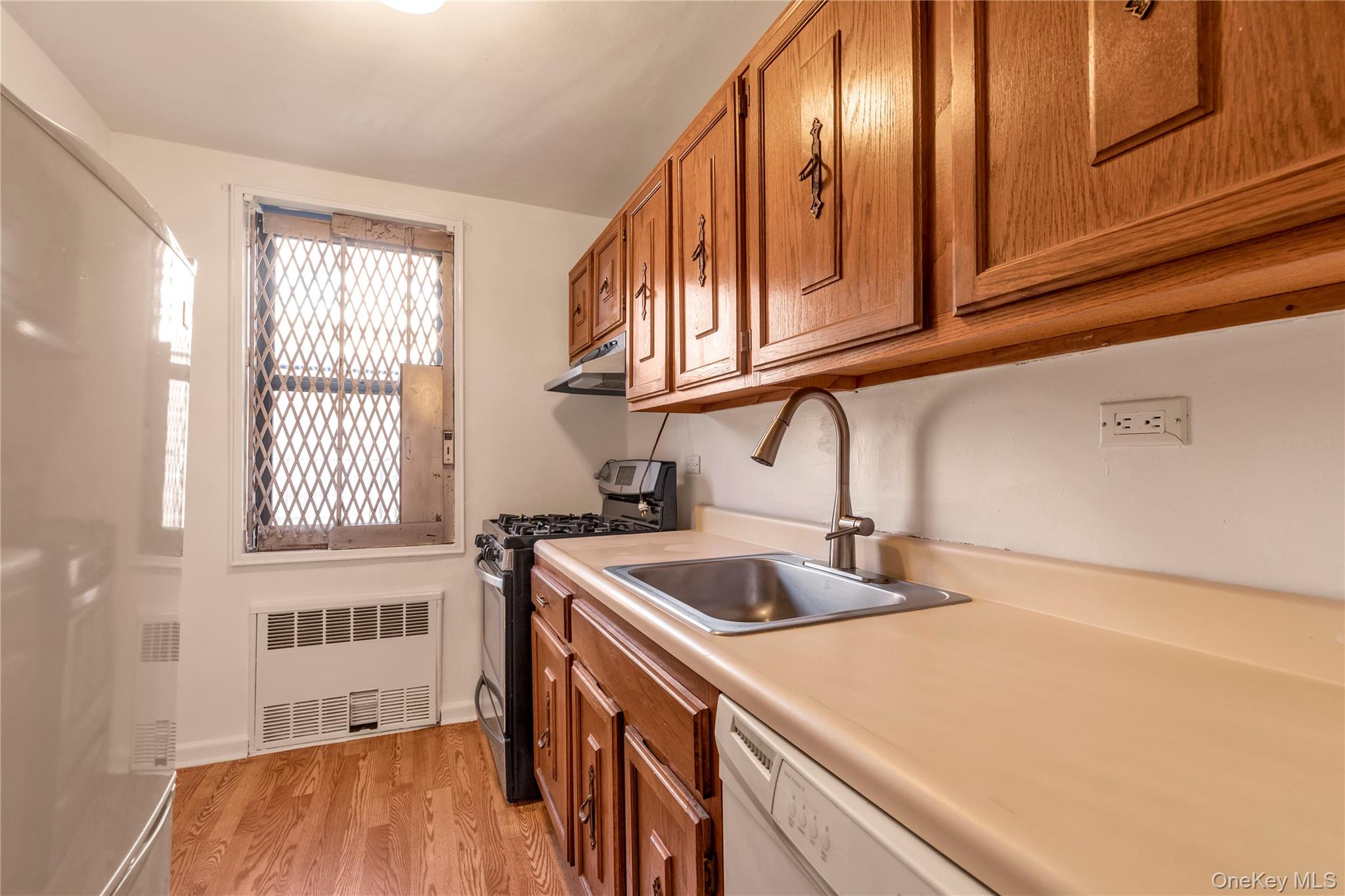 141-05 Pershing Crescent, Unit 210 photo 11