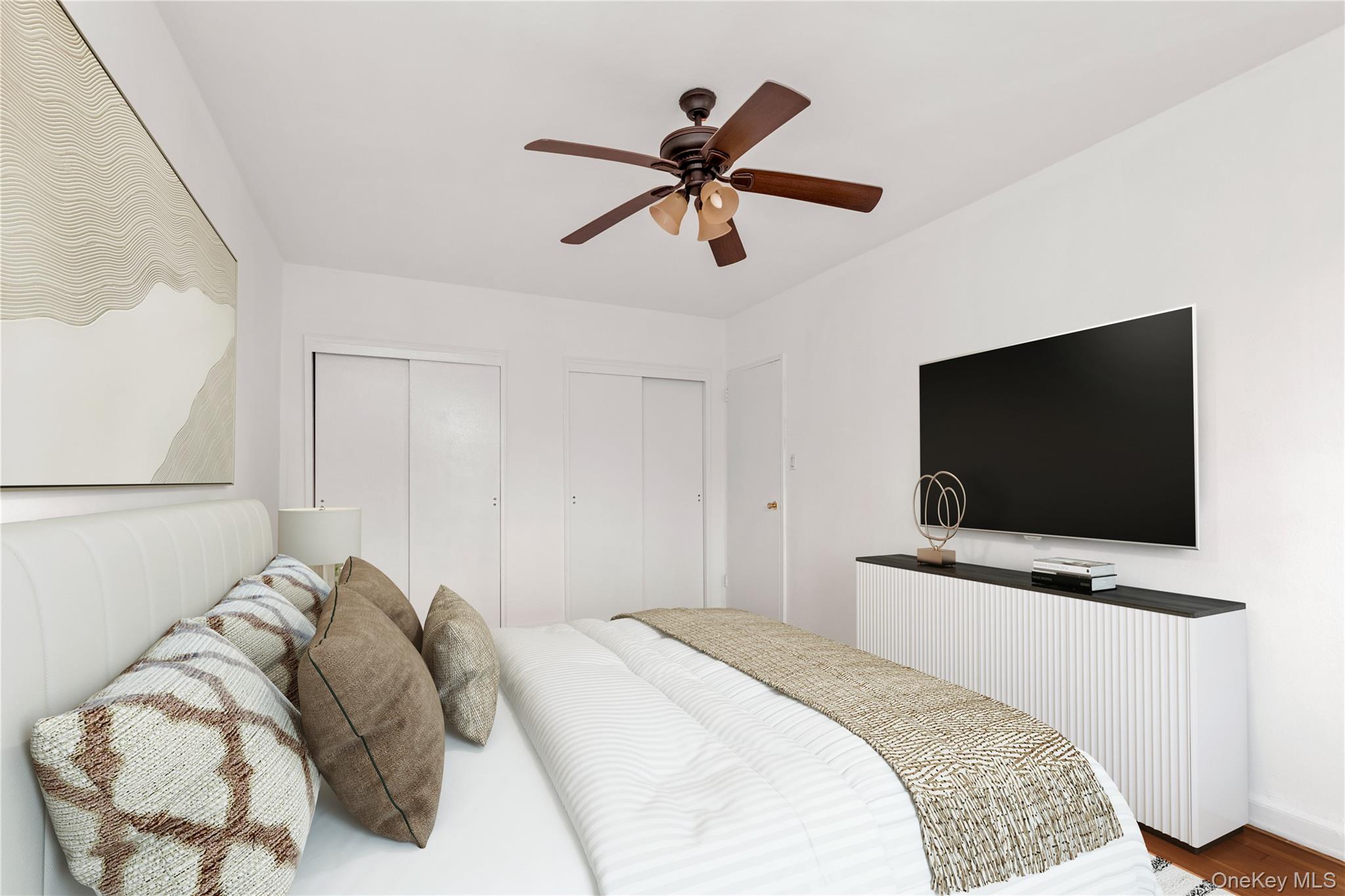 141-05 Pershing Crescent, Unit 210 photo 4