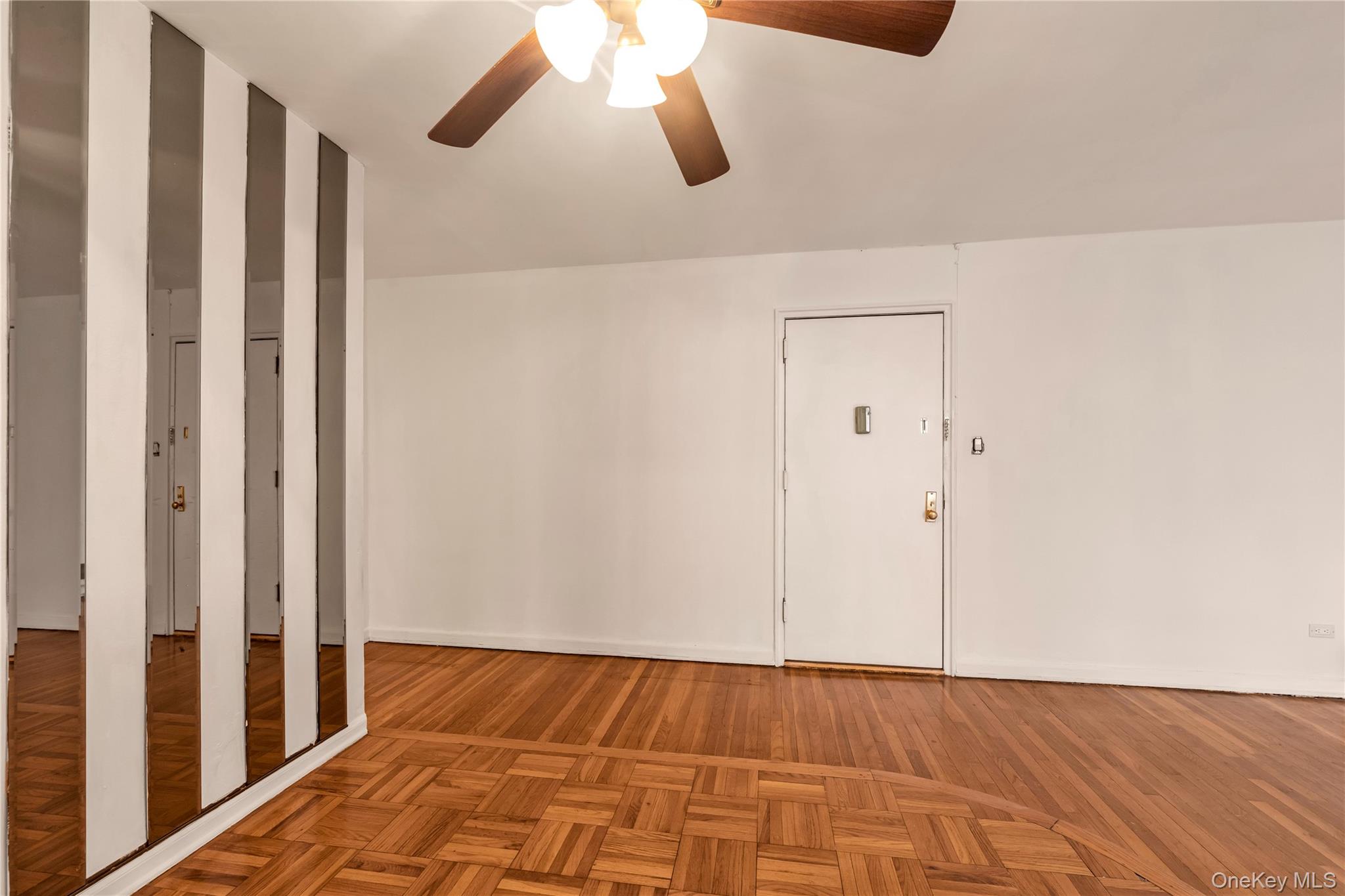 141-05 Pershing Crescent, Unit 210 photo 9