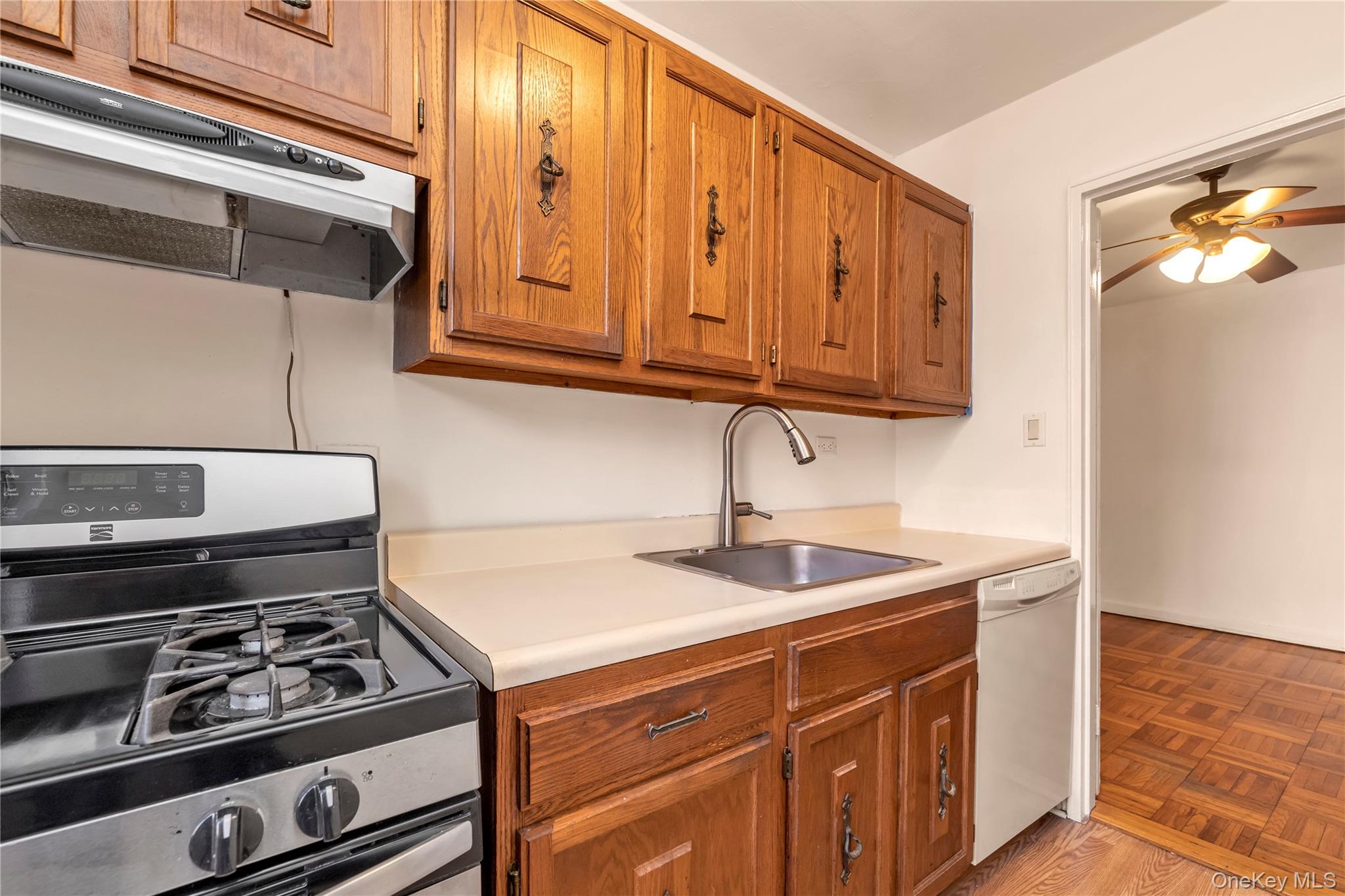 141-05 Pershing Crescent, Unit 210 photo 12