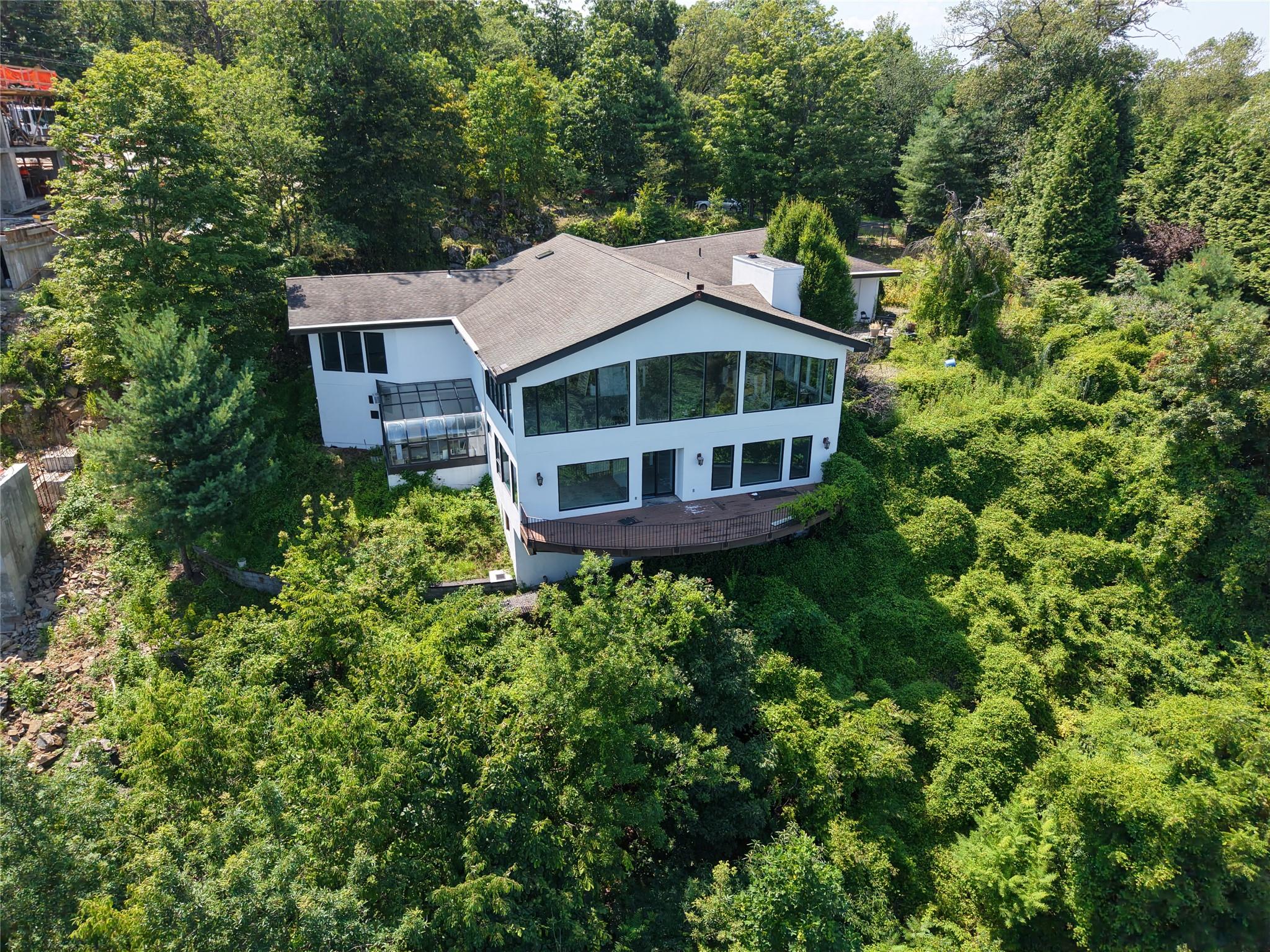 9 Tweed Boulevard – For Sale photo 2