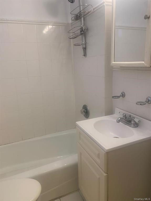 2600 Henry Hudson Parkway, Unit 1E photo 4