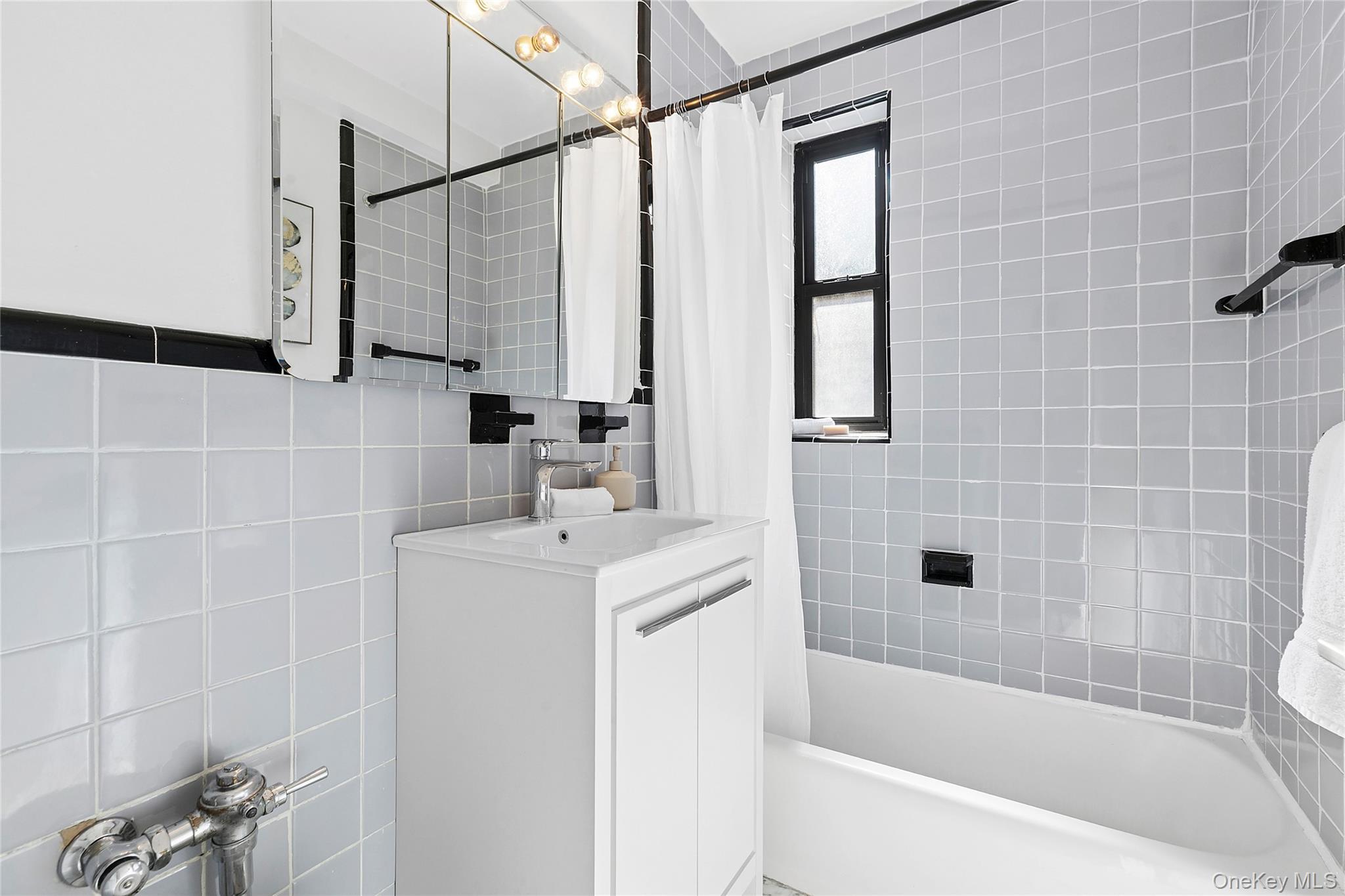 330 E 70th Street, Unit 6E photo 6