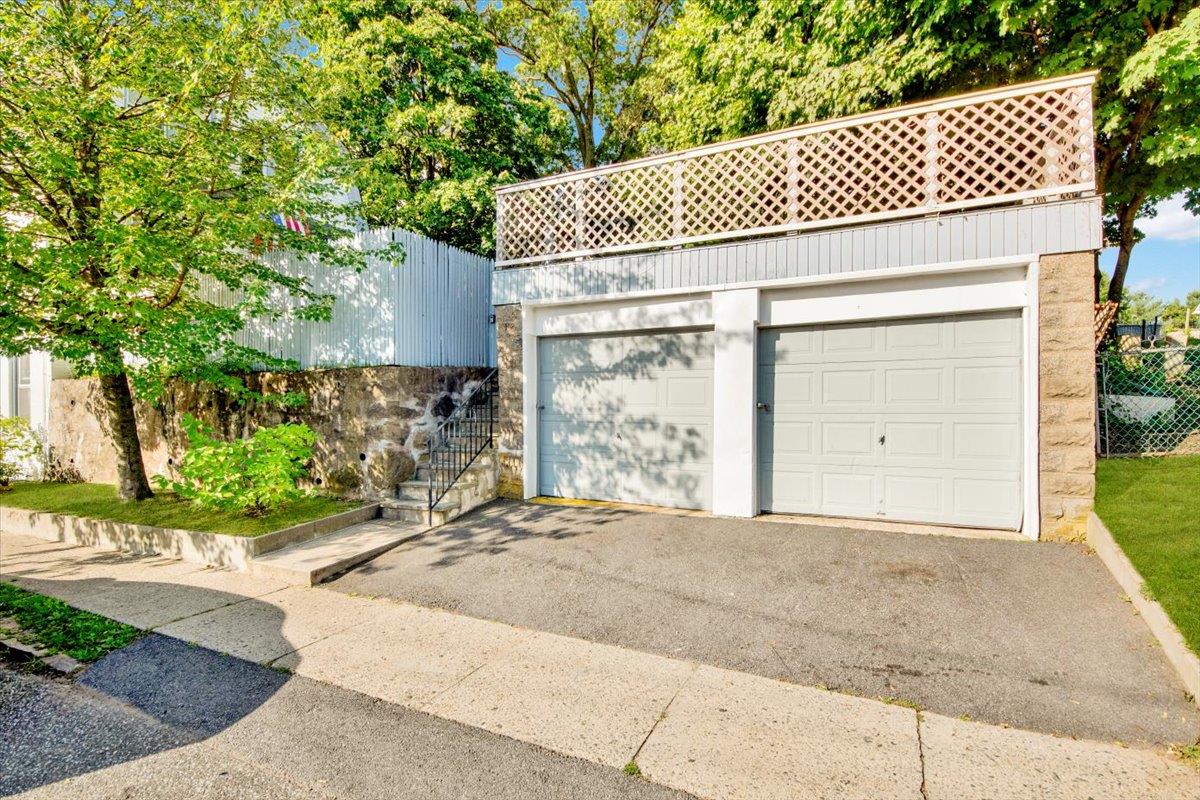 308 5th Avenue – For Sale photo 2