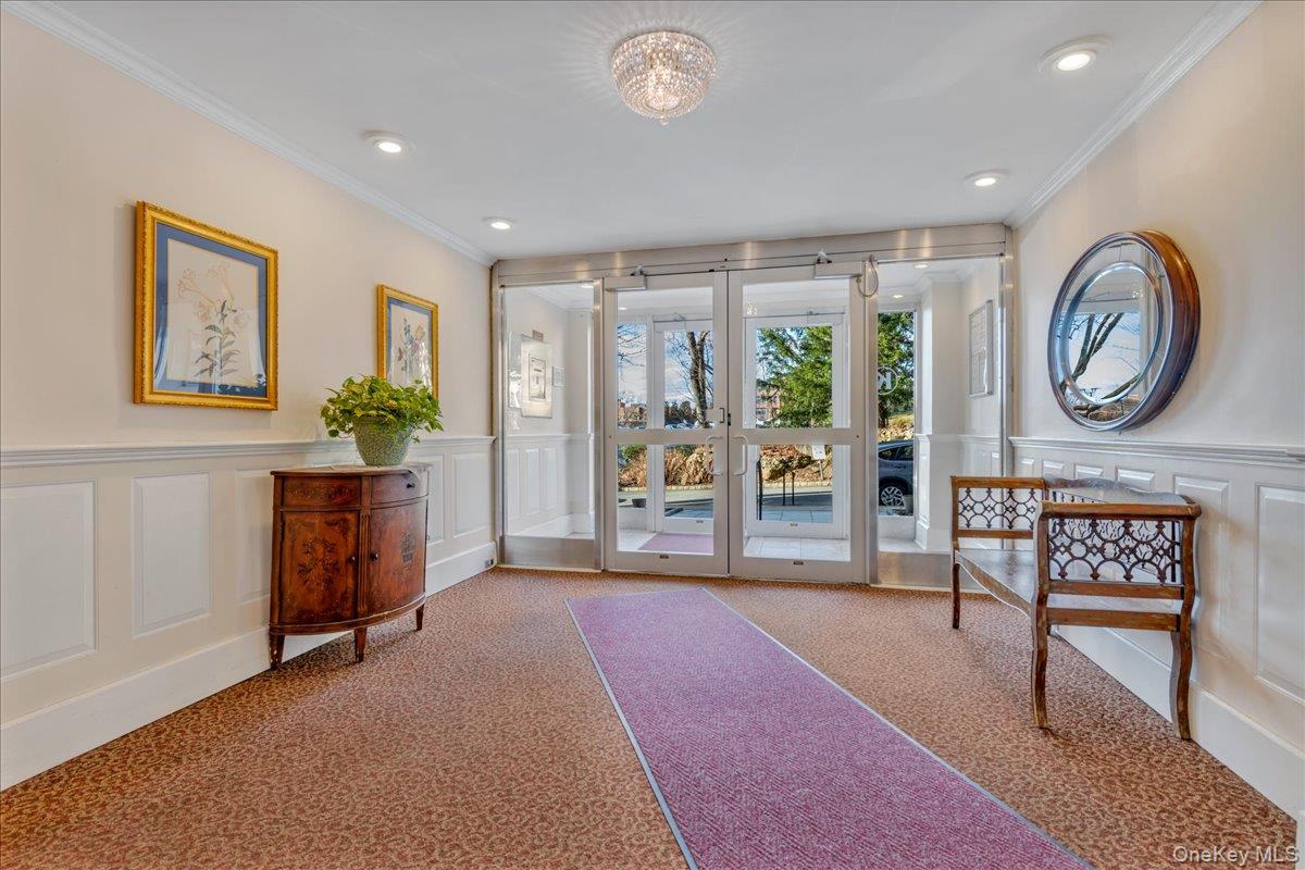 80 Knolls Crescent, Unit 8M photo 8
