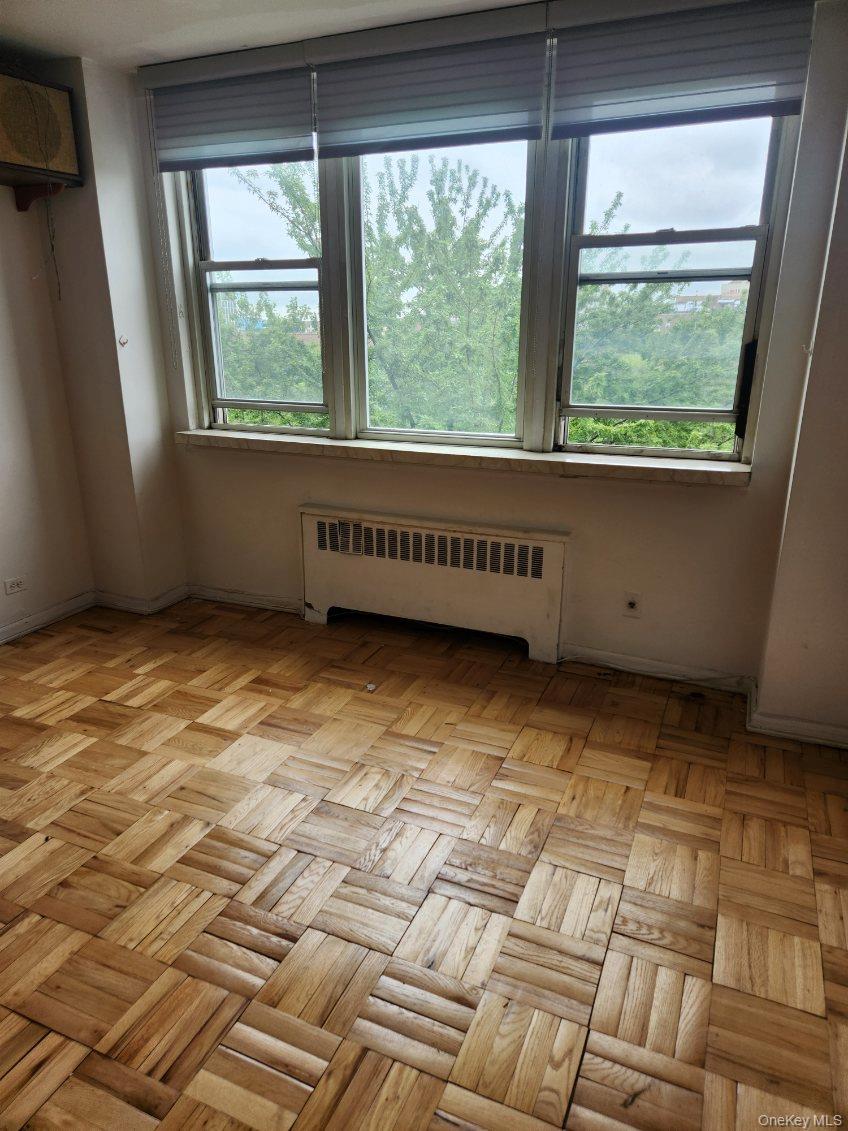 80 Knolls Crescent, Unit 8M photo 2