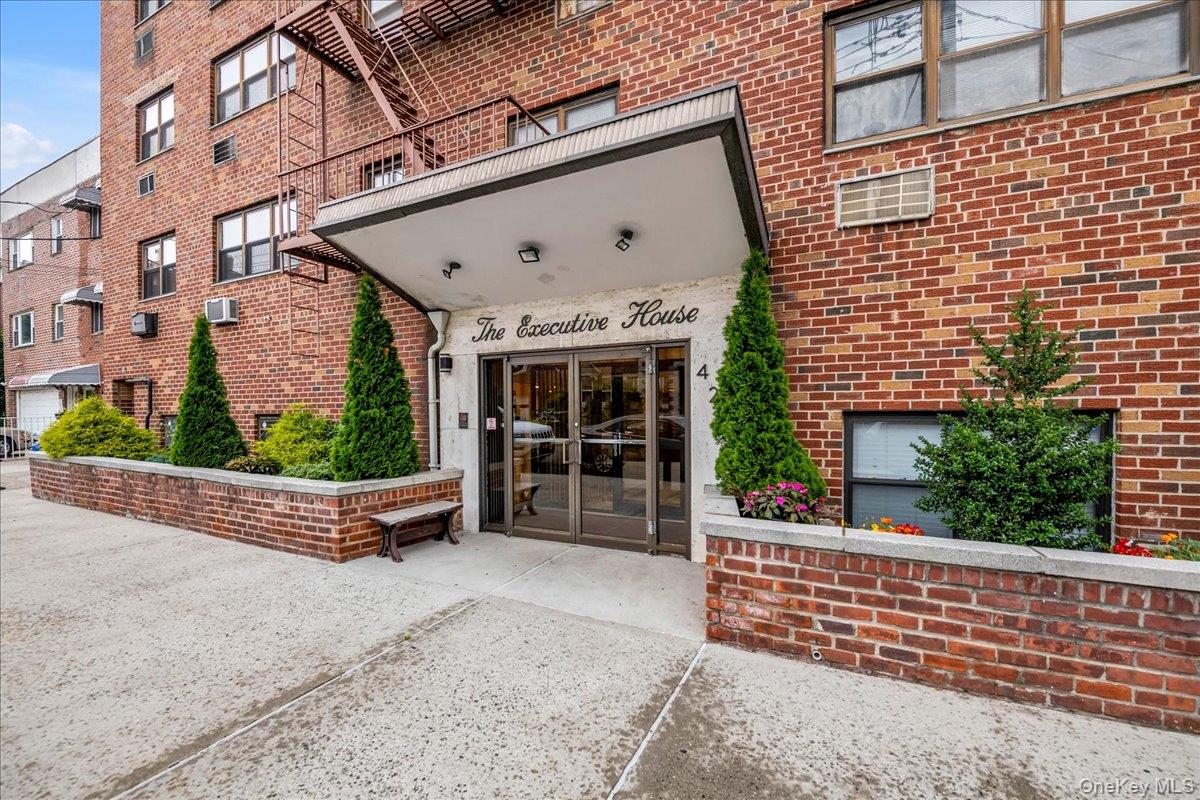 4200 Herkimer Place, Unit 6C