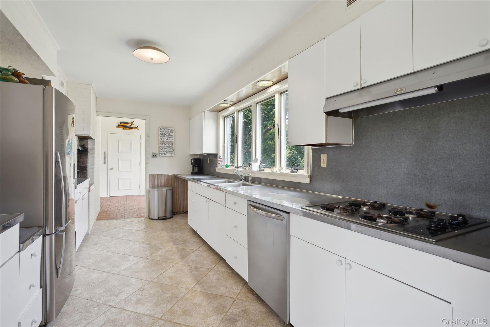 33 Beach Road – For Rent photo 22