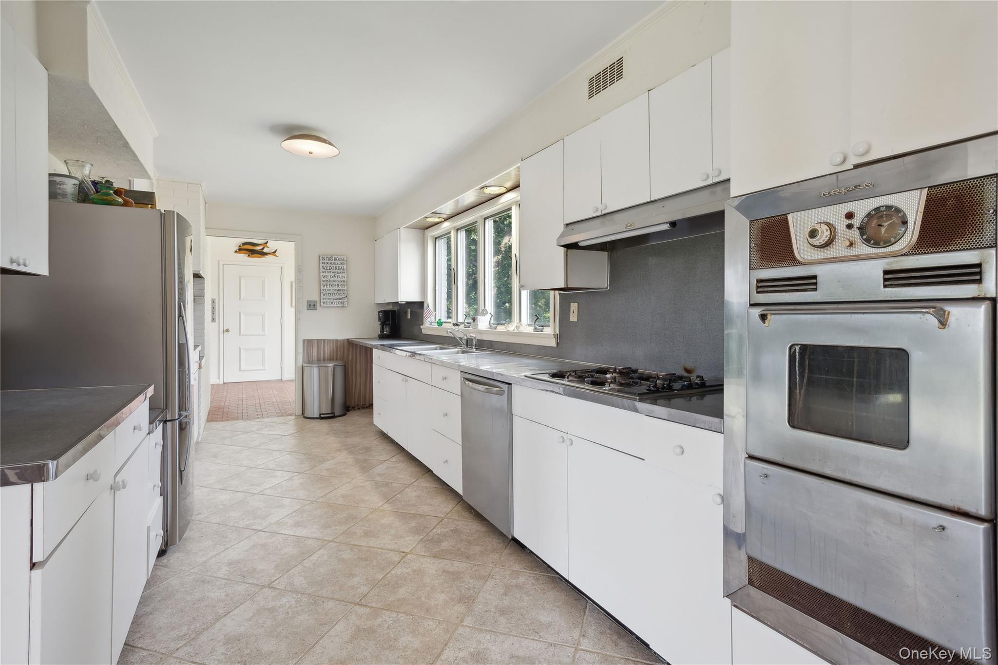 33 Beach Road – For Rent photo 24