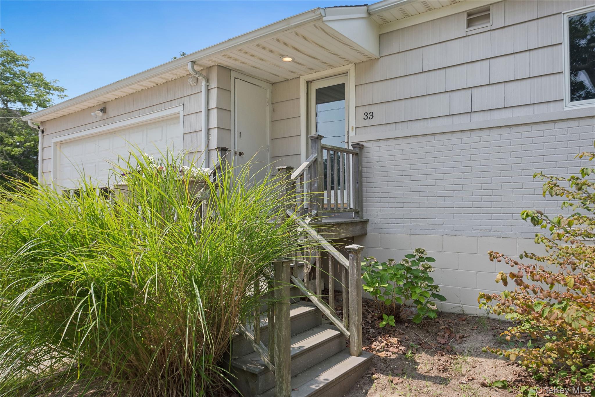 33 Beach Road – For Rent