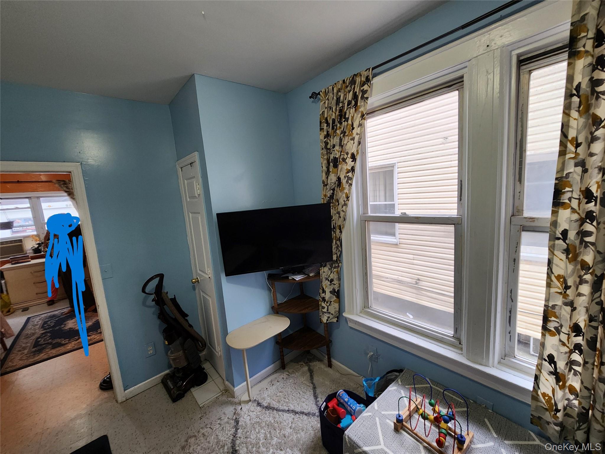 568 Drew Street – For Sale photo 24
