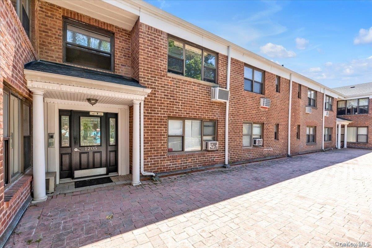 1205 E Broadway, Unit F-13