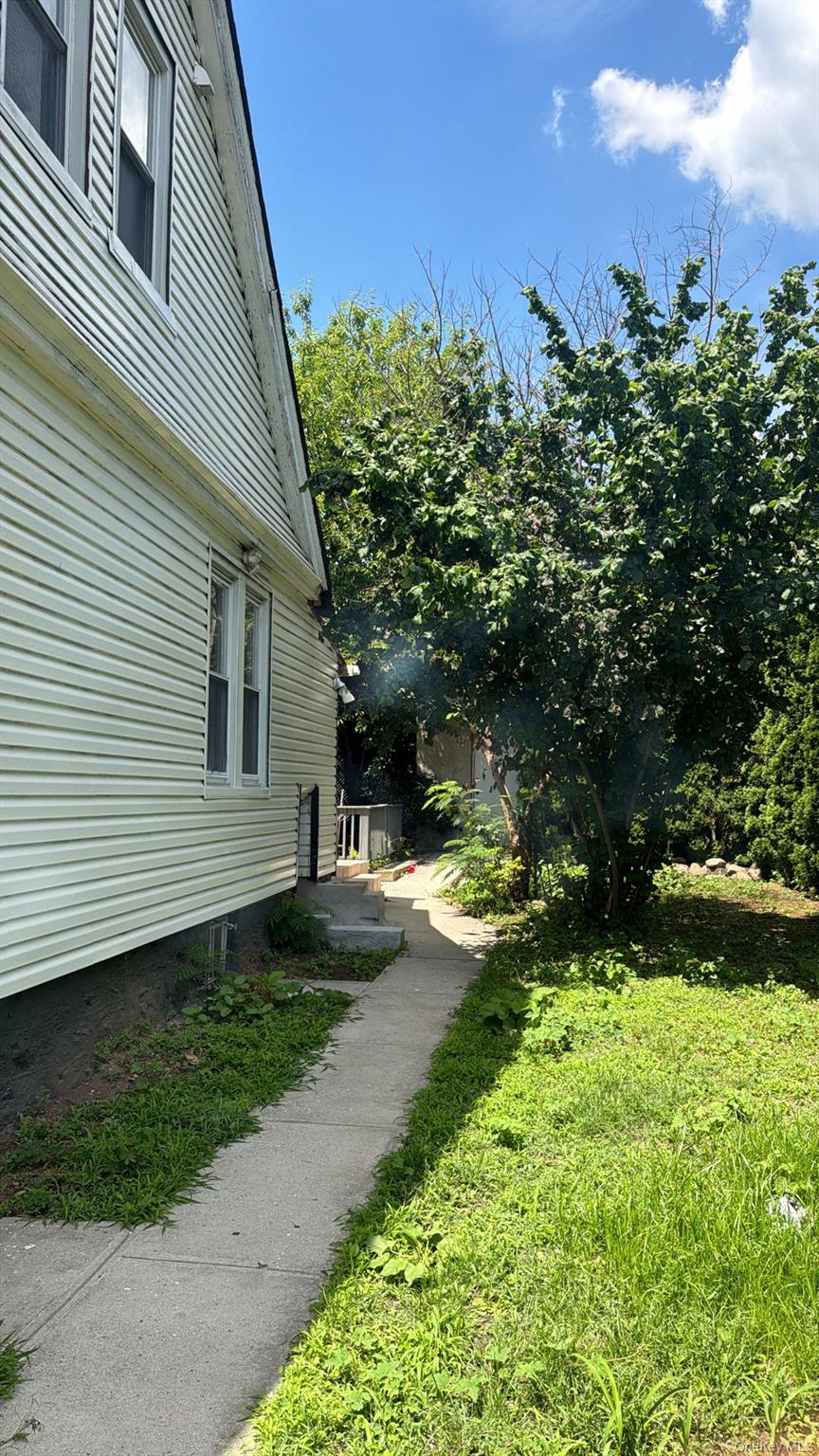 9 Roanoke Street – For Sale photo 4