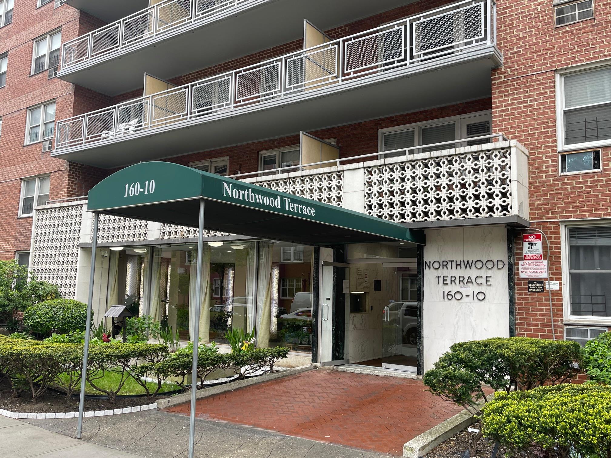 16010 89th Avenue, Unit 15H