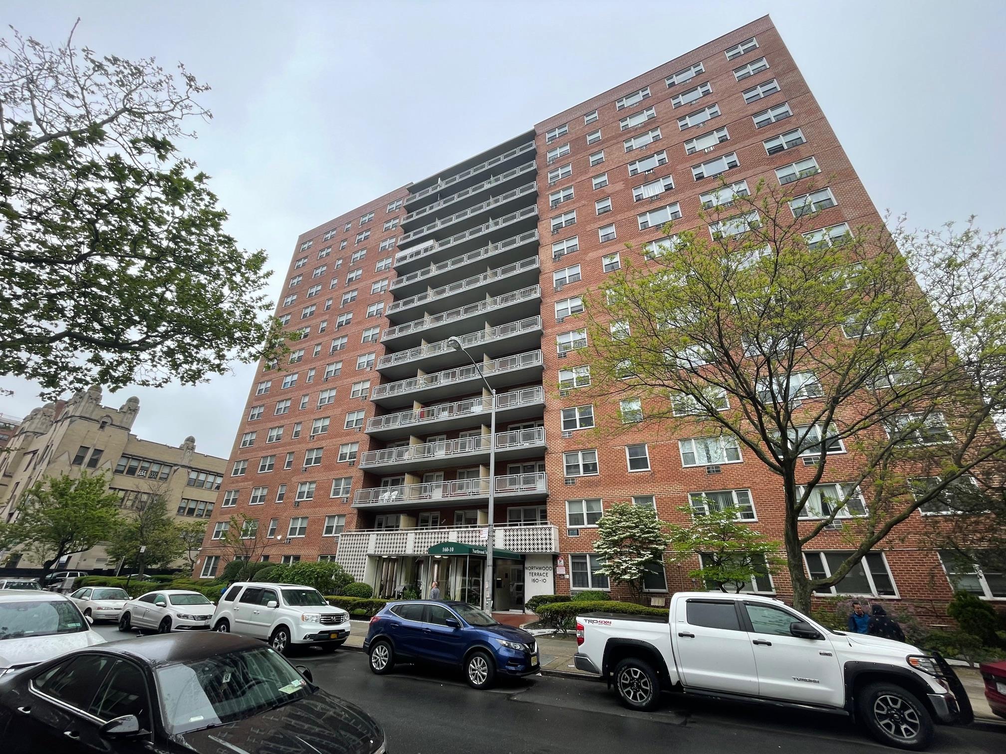 16010 89th Avenue, Unit 15H photo 2