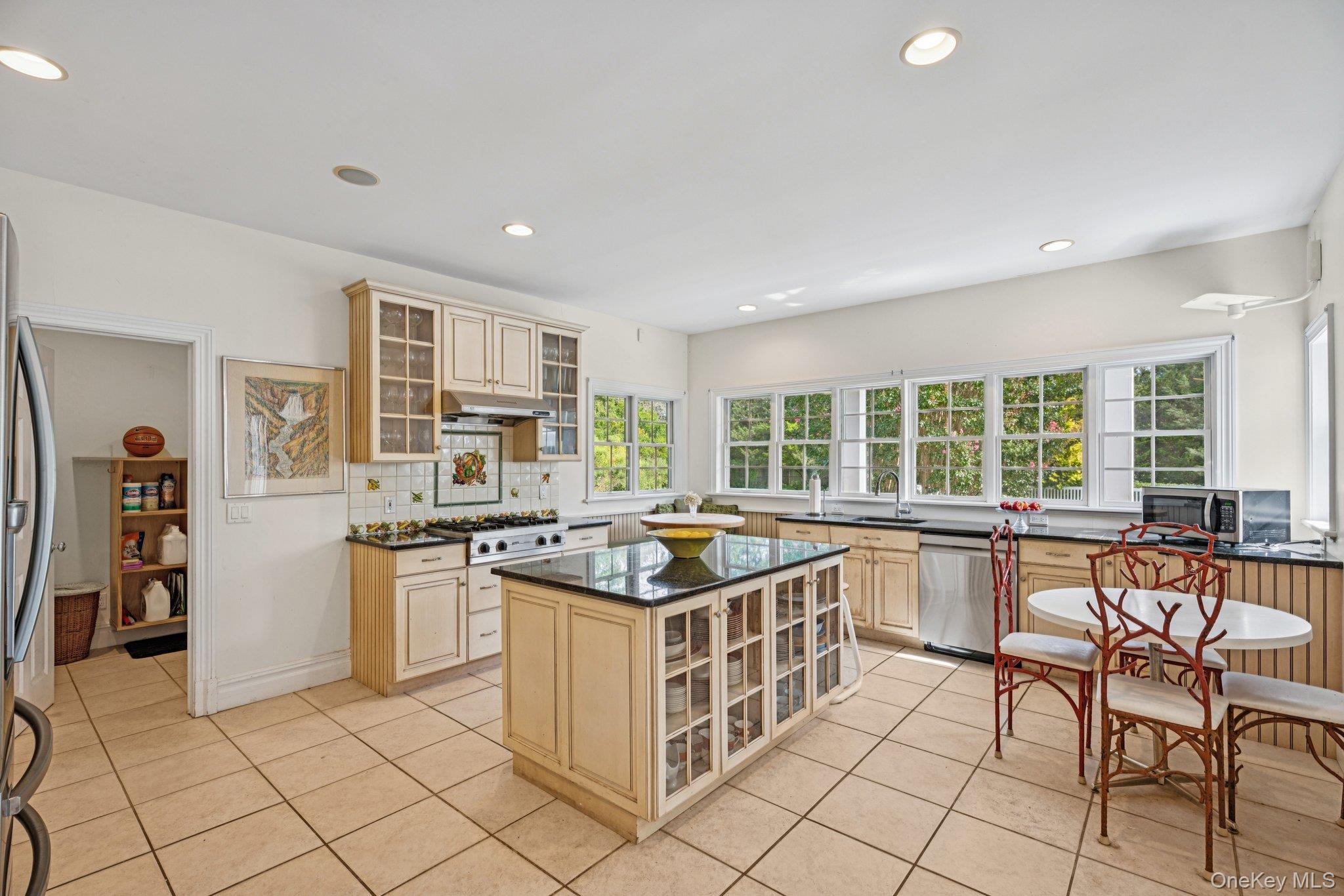 12 Laila Lane – For Sale photo 28