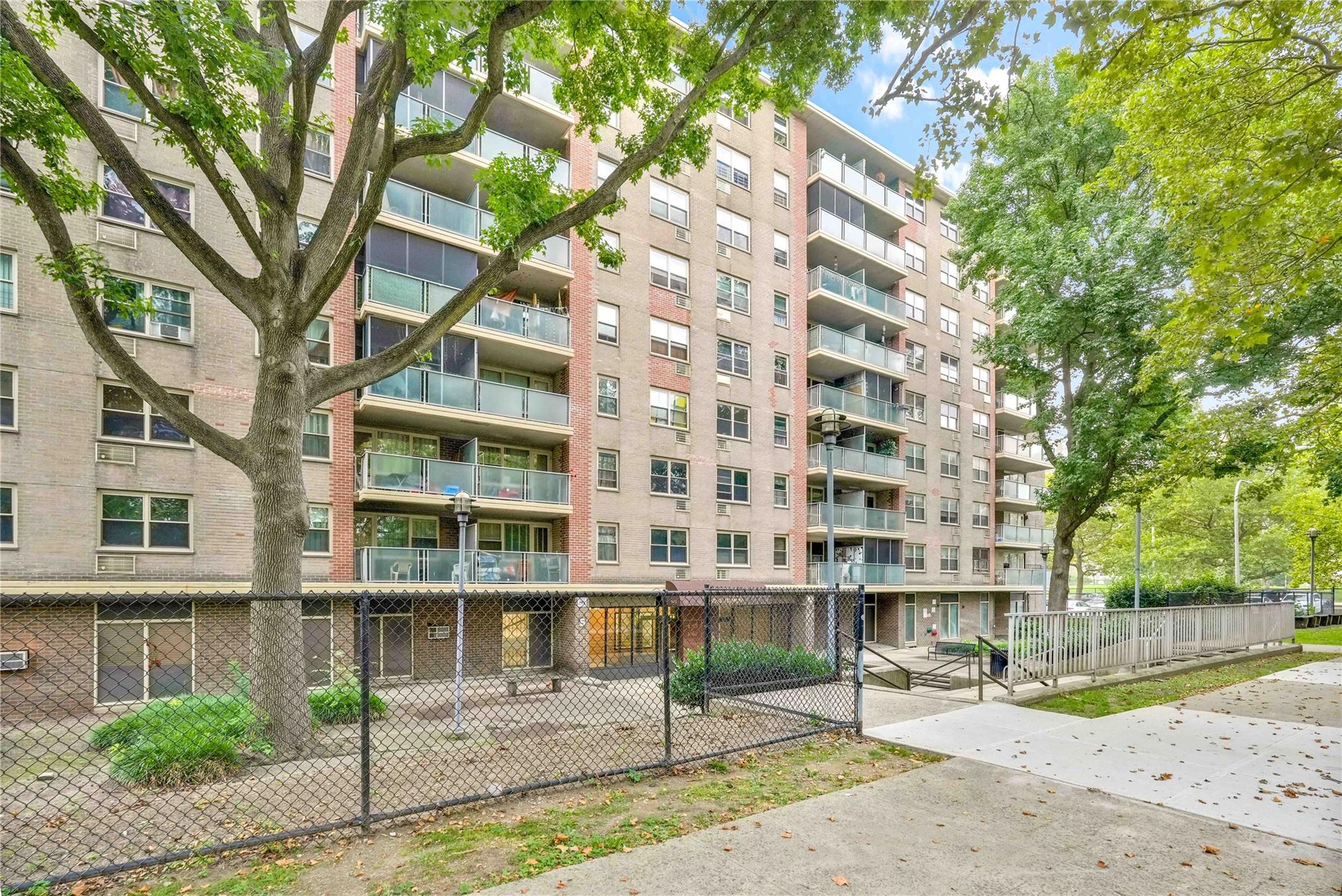1065 Vermont Street, Unit 4F photo 3