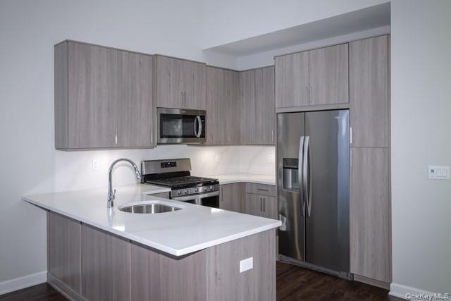 104 Sutton Court, Unit 104 photo 4
