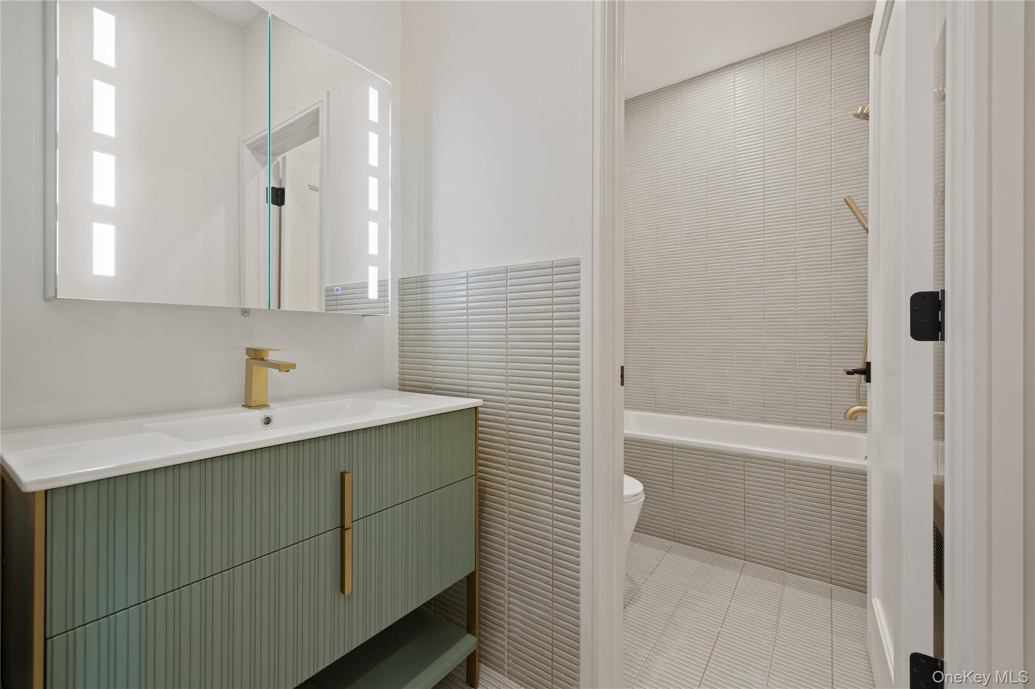 15 Ridge Avenue, Unit 204 photo 27