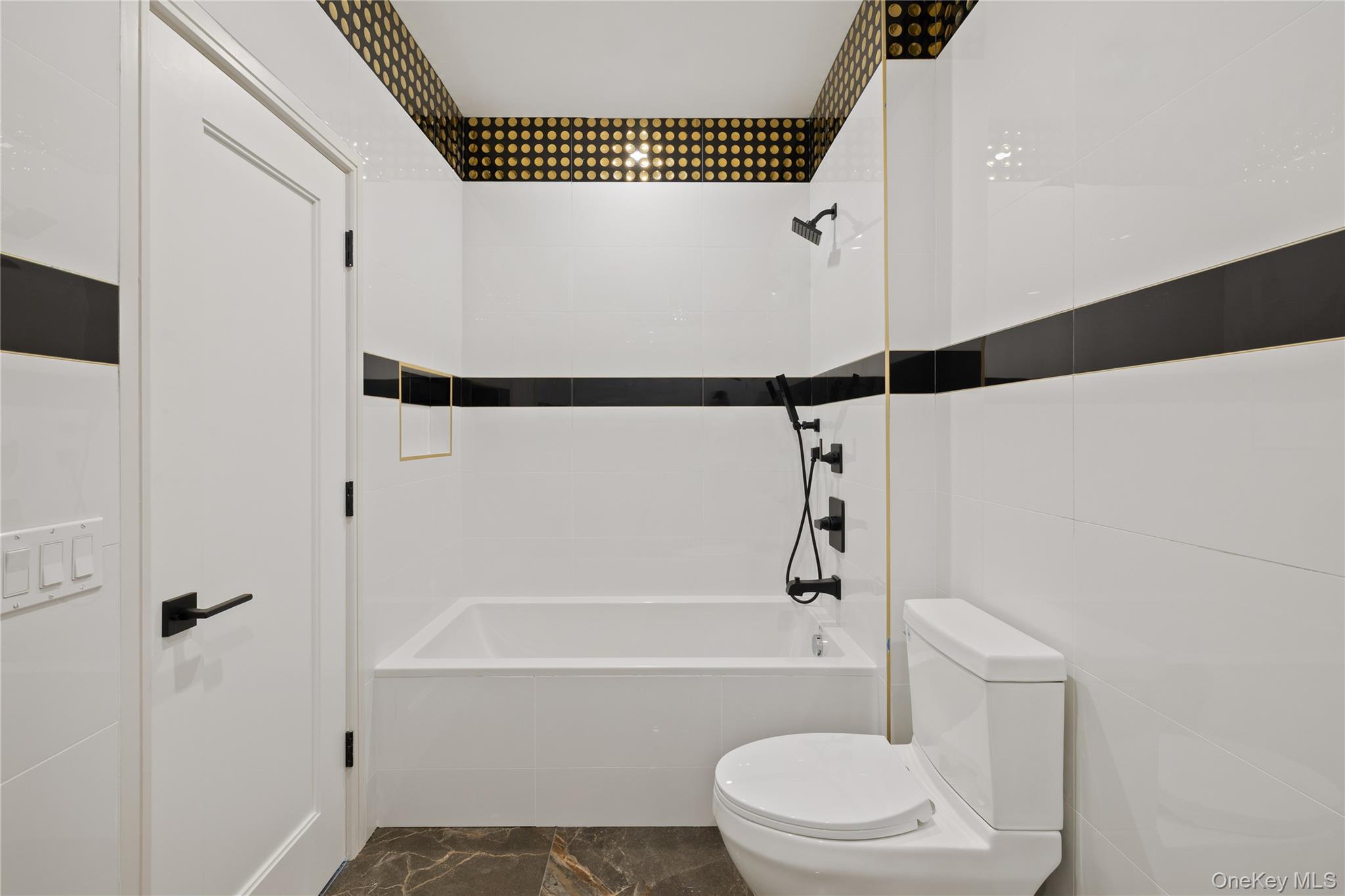 15 Ridge Avenue, Unit 204 photo 23