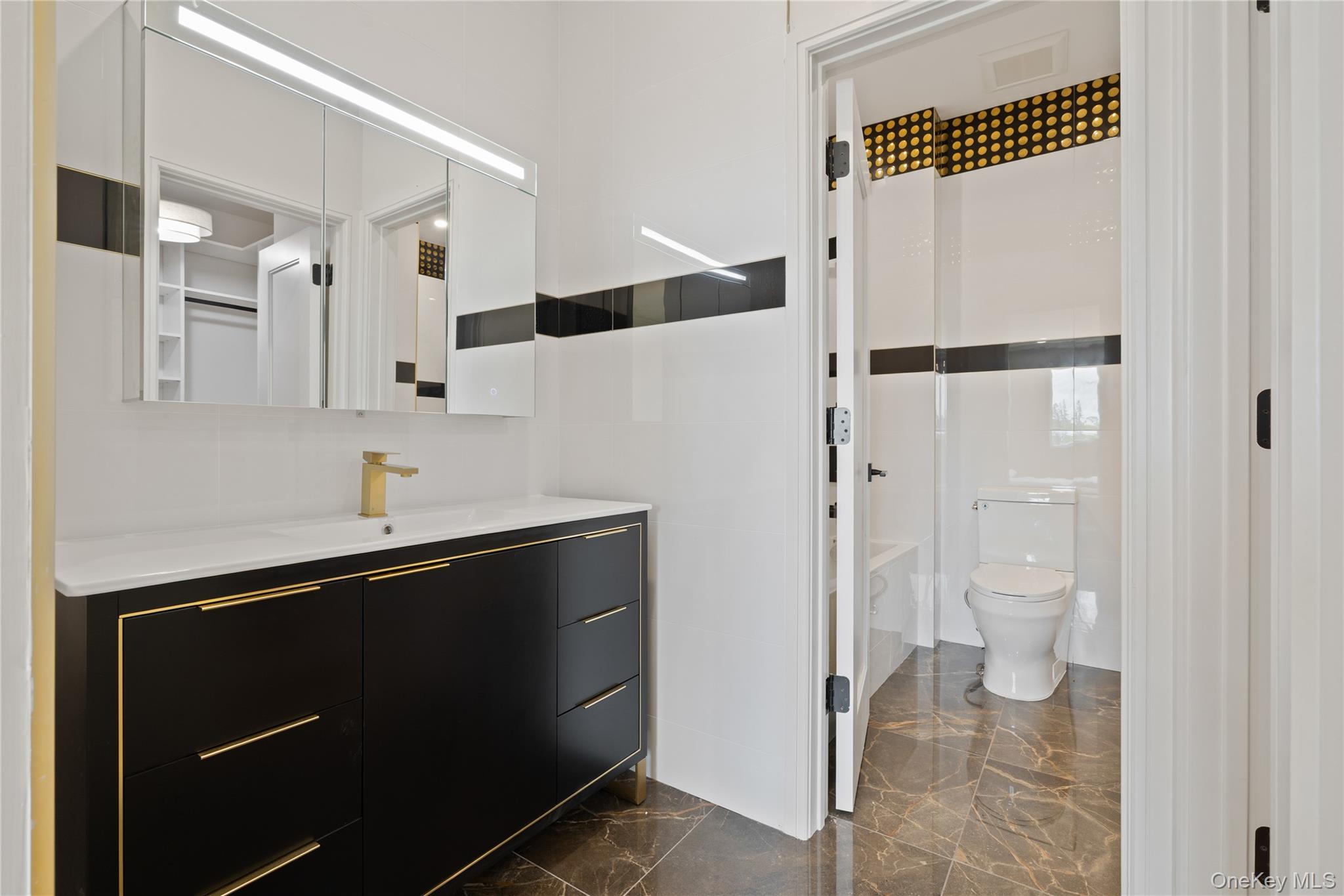 15 Ridge Avenue, Unit 204 photo 22